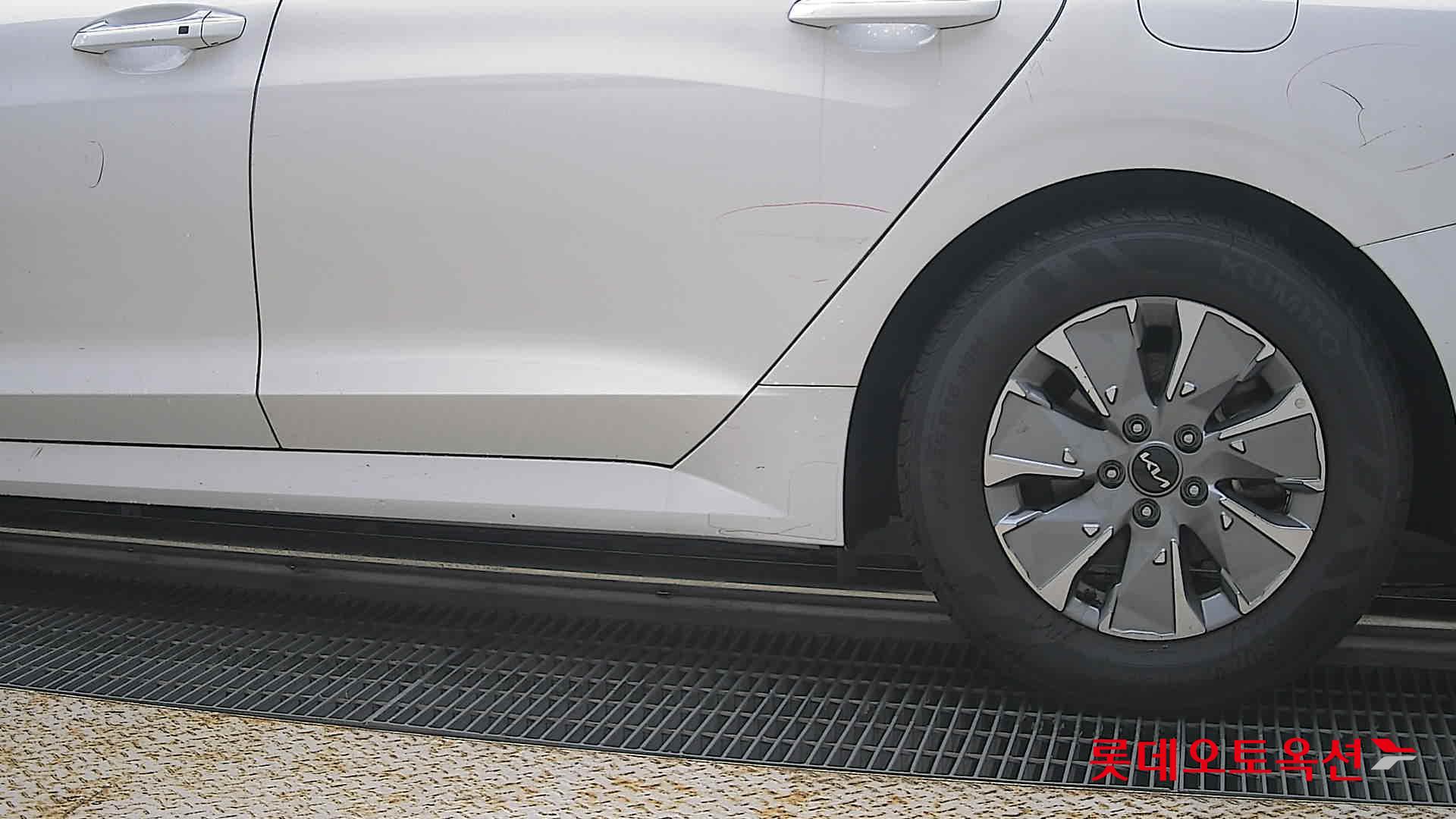 2023 - kia k5