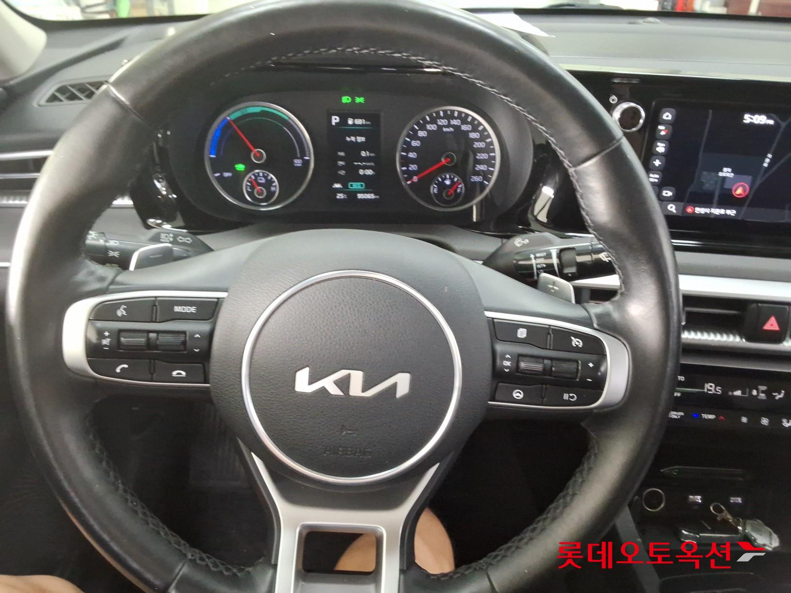 2023 - kia k5