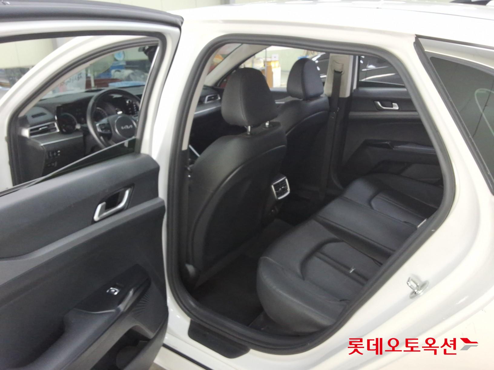 2023 - kia k5