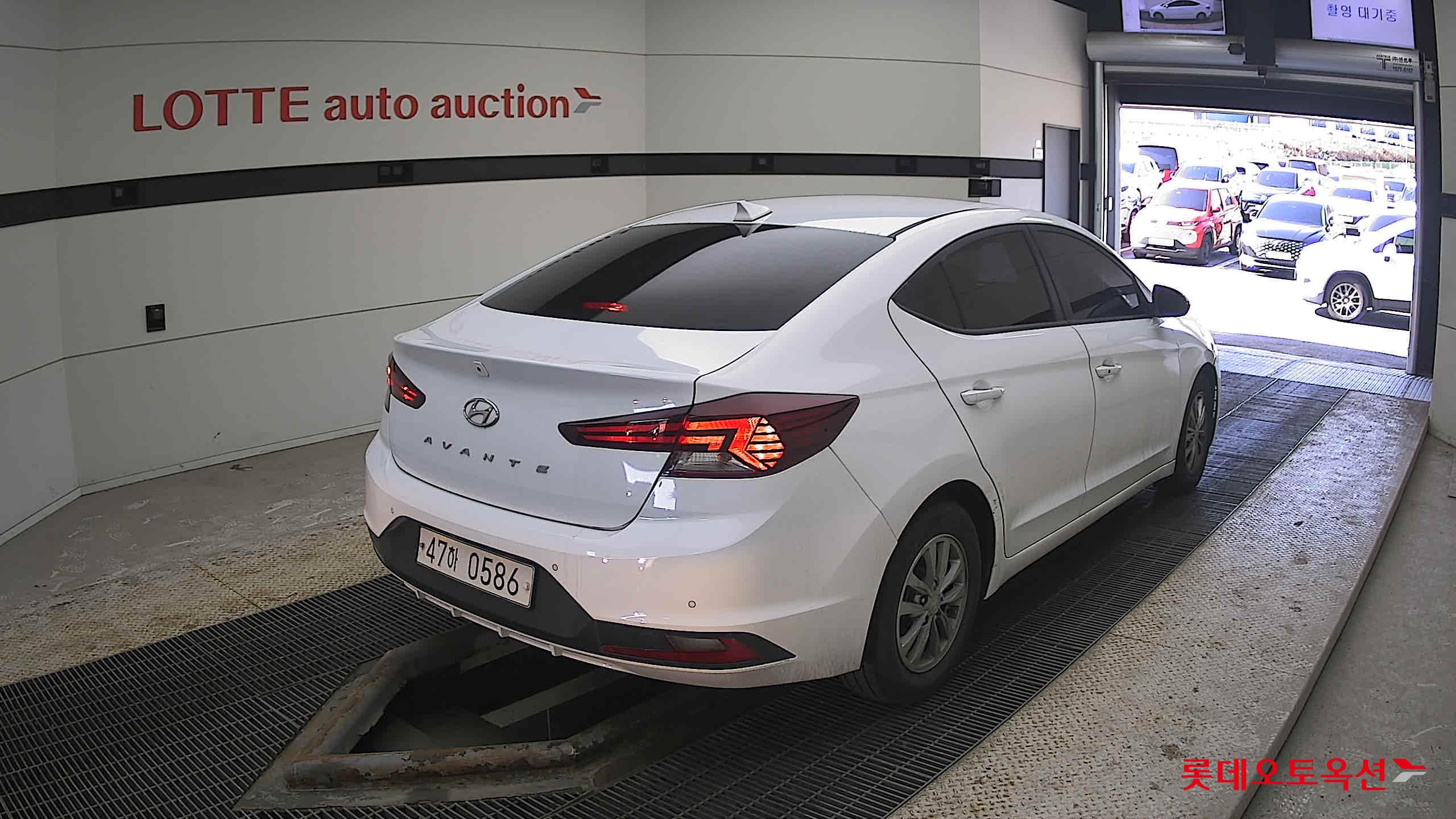 2020 - Hyundai AVANTE