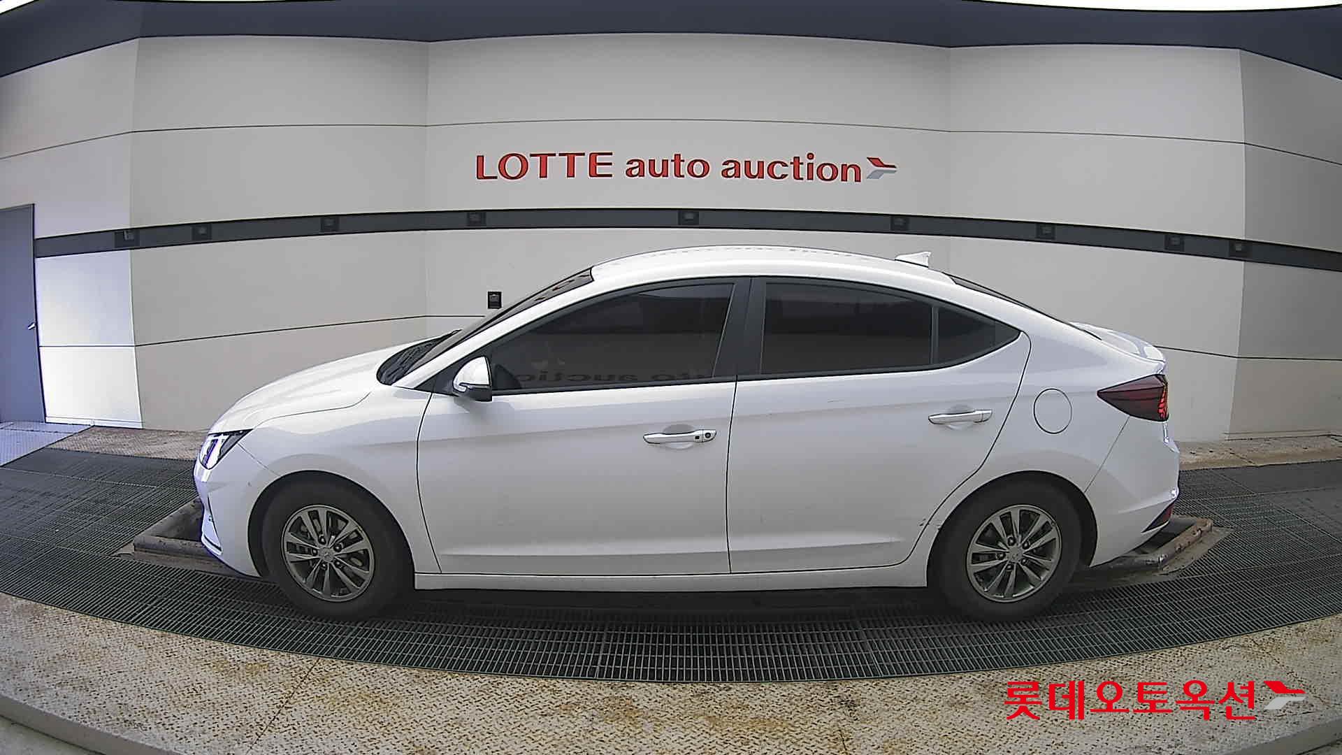 2020 - Hyundai AVANTE