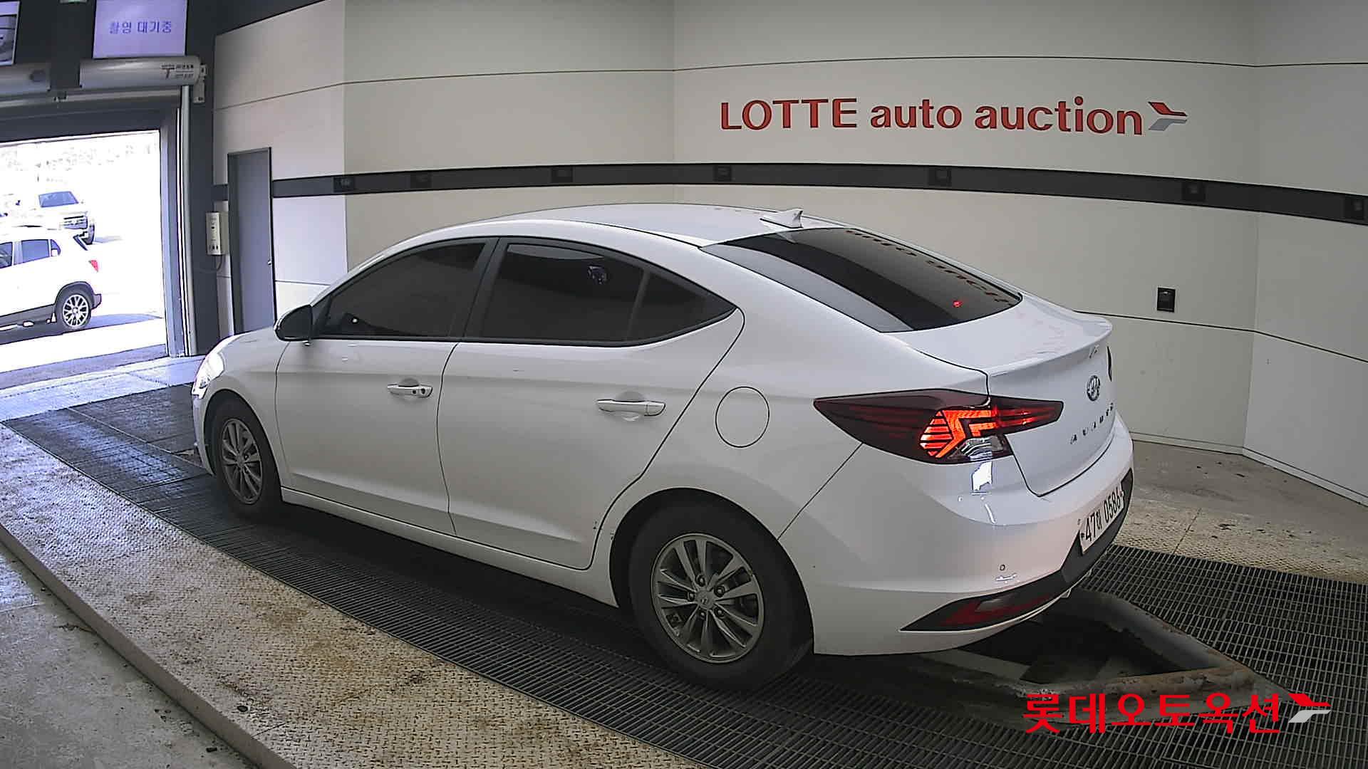 2020 - Hyundai AVANTE