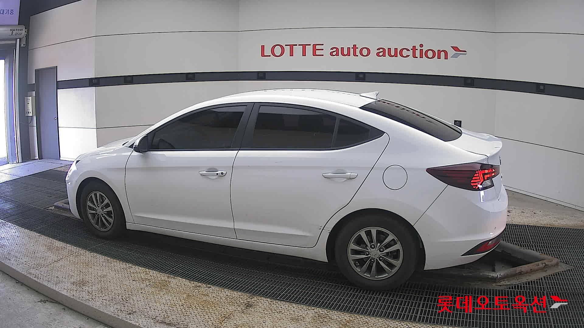 2020 - Hyundai AVANTE