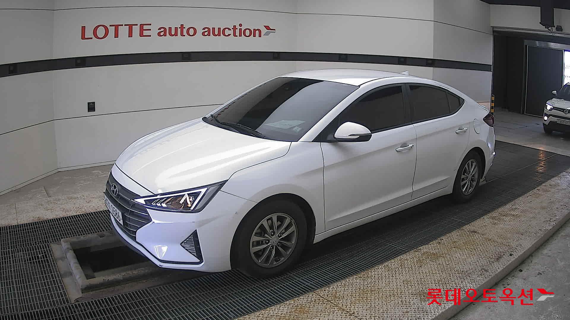 2020 - Hyundai AVANTE