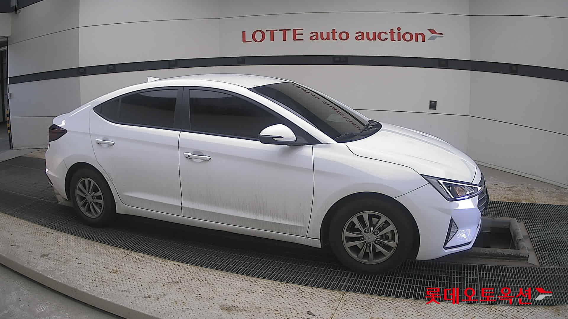 2020 - Hyundai AVANTE