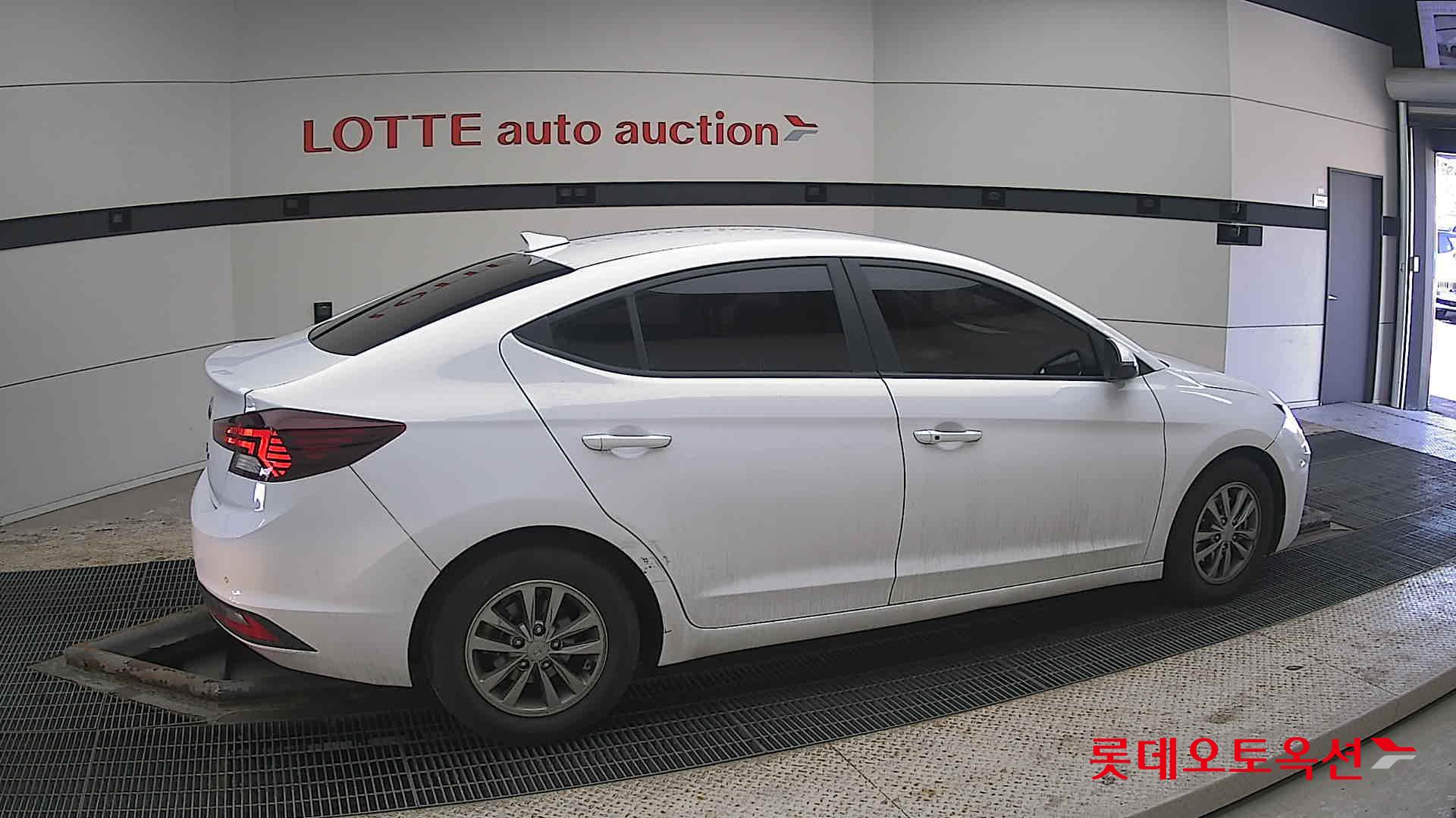 2020 - Hyundai AVANTE