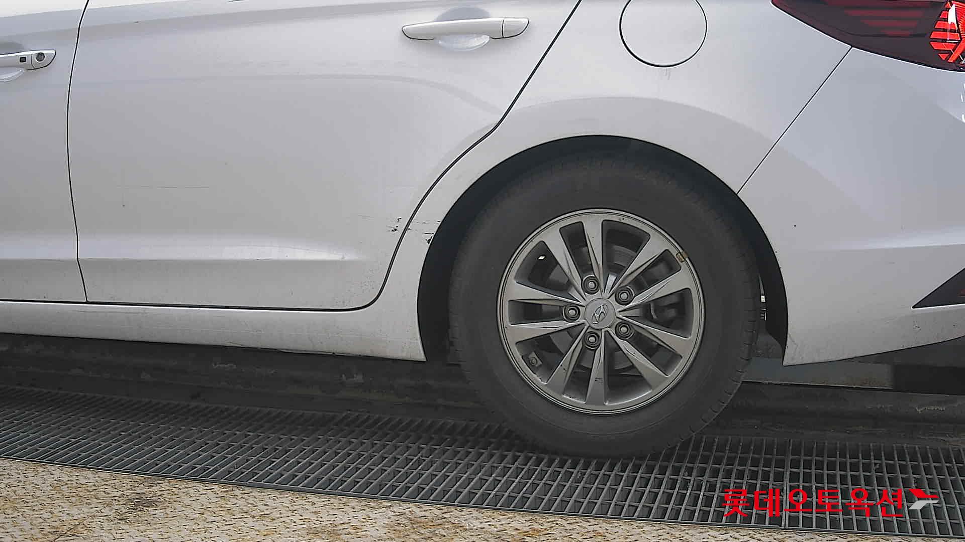 2020 - Hyundai AVANTE