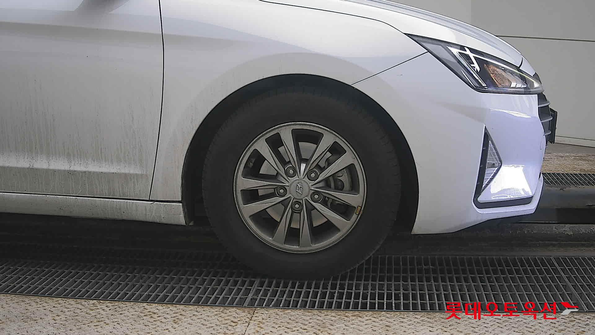 2020 - Hyundai AVANTE