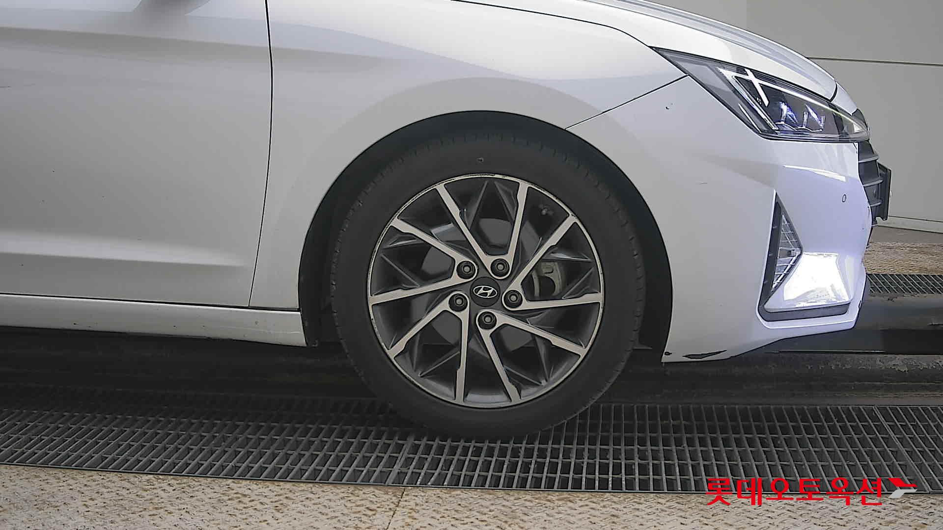 هيونداي إلانترا 2020 - صورة 27