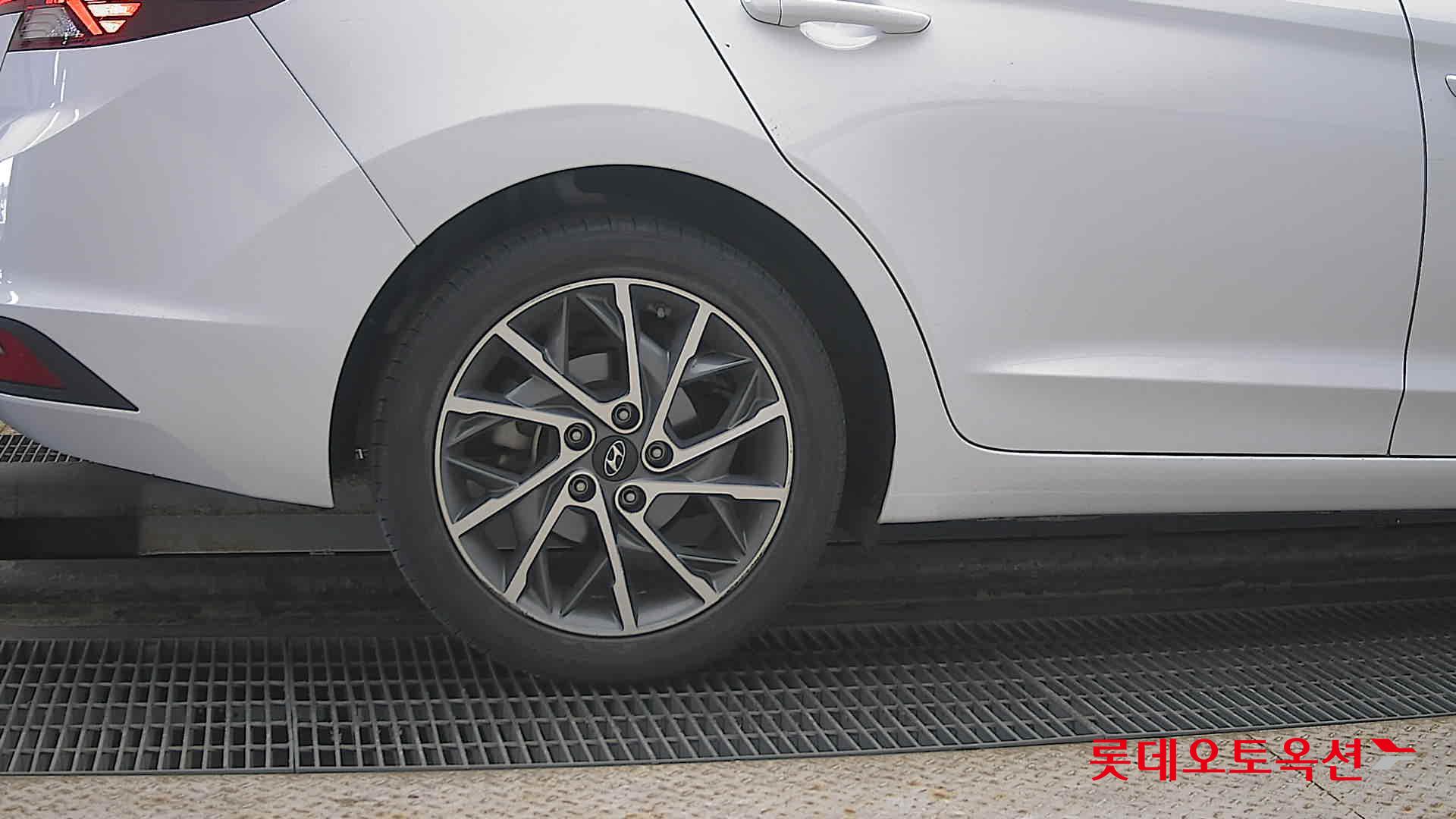 هيونداي إلانترا 2020 - صورة 28