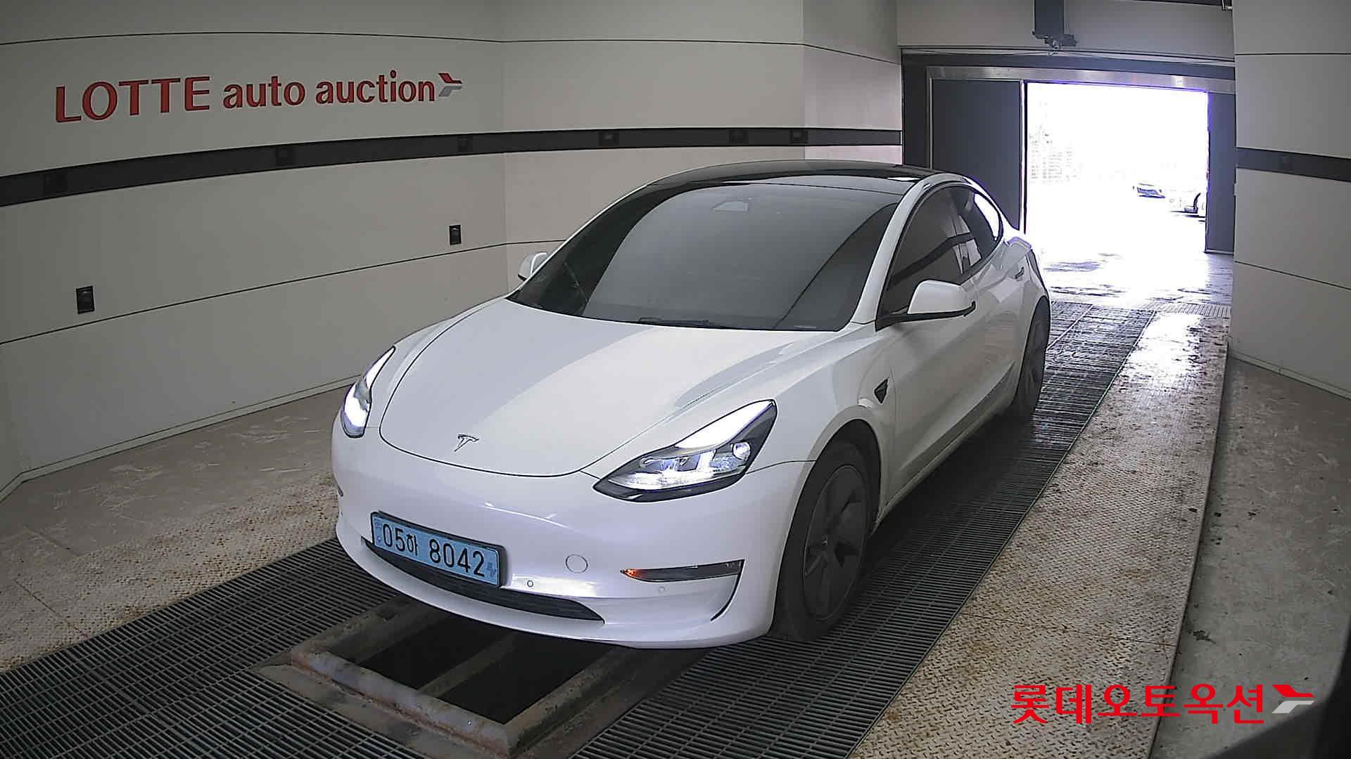 TESLA Model 3 2022 - 이미지 10