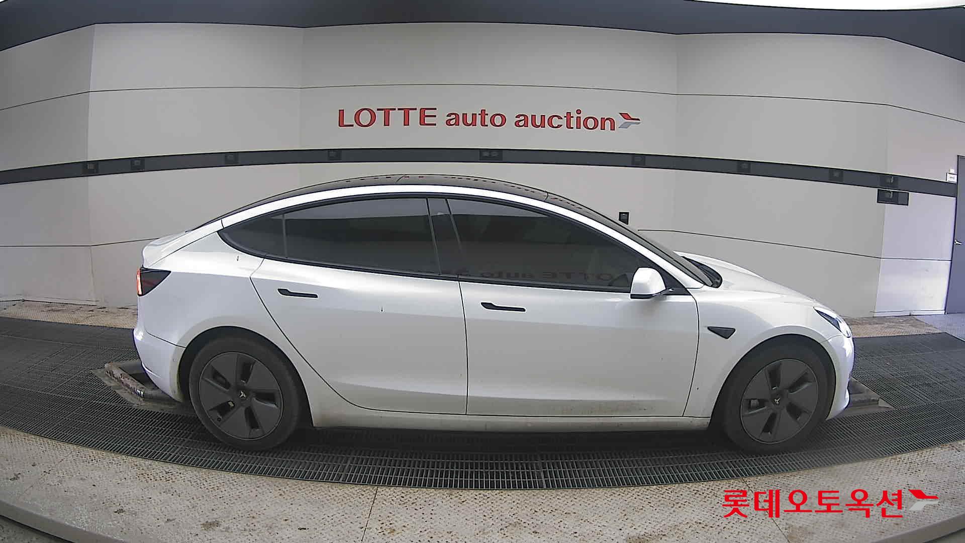 TESLA Model 3 2022 - 이미지 21