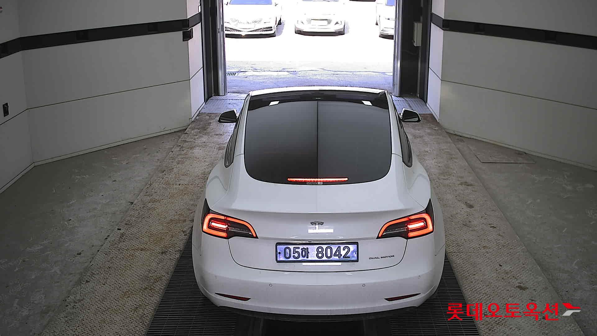 TESLA Model 3 2022 - 이미지 17