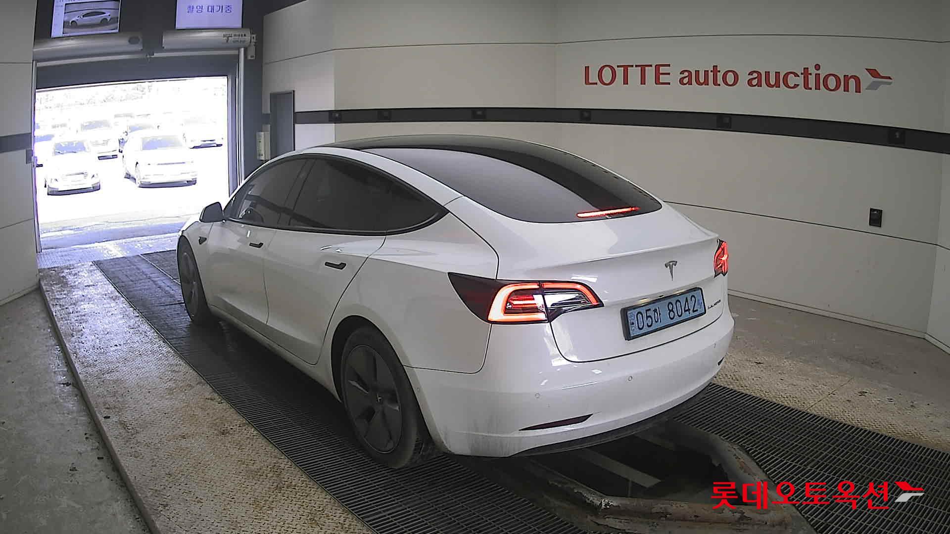 TESLA Model 3 2022 - 이미지 4