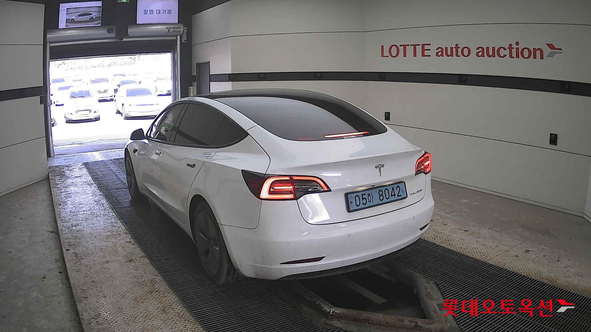 TESLA Model 3 2022 - 이미지 16