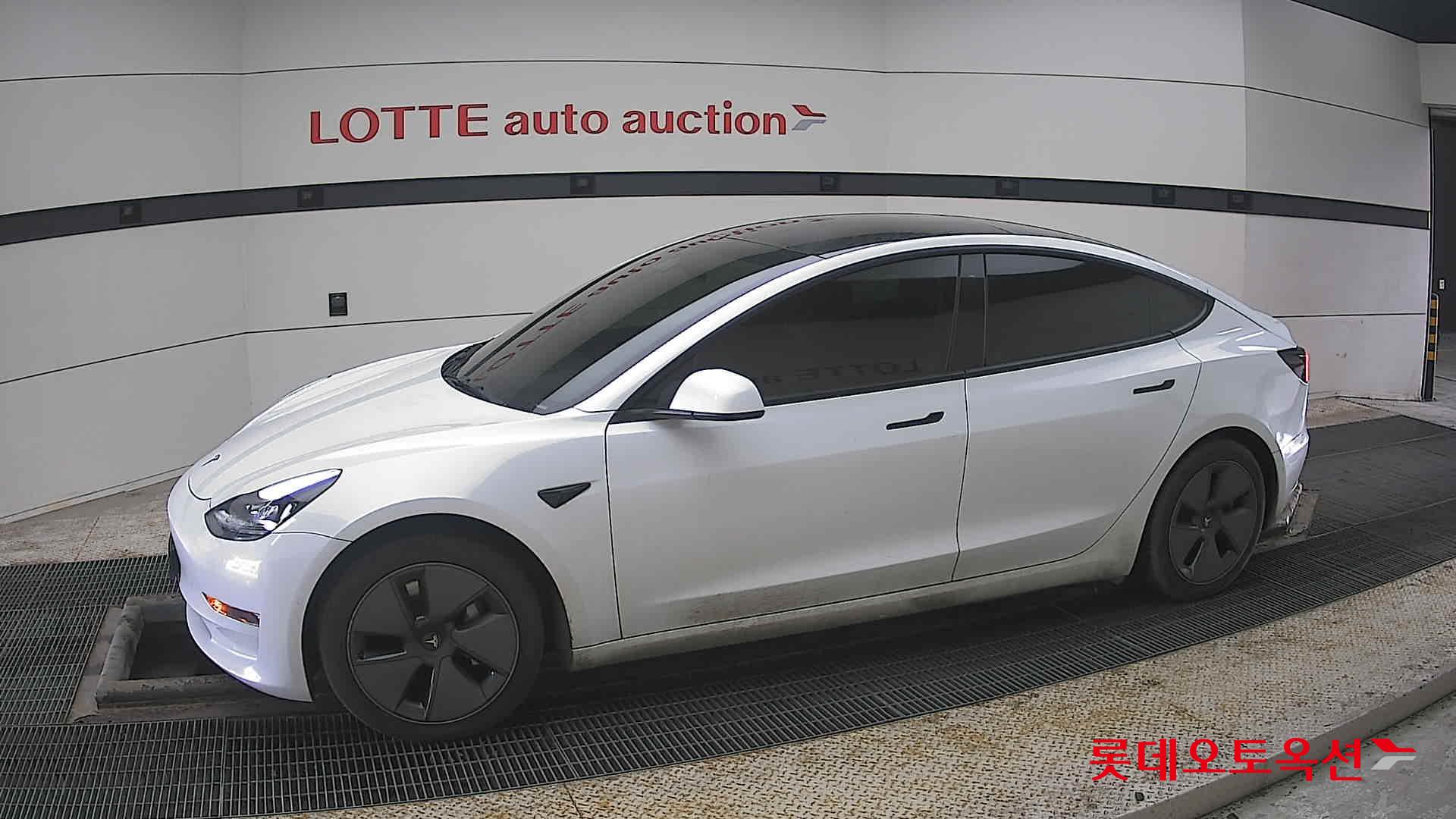 TESLA Model 3 2022 - 이미지 12