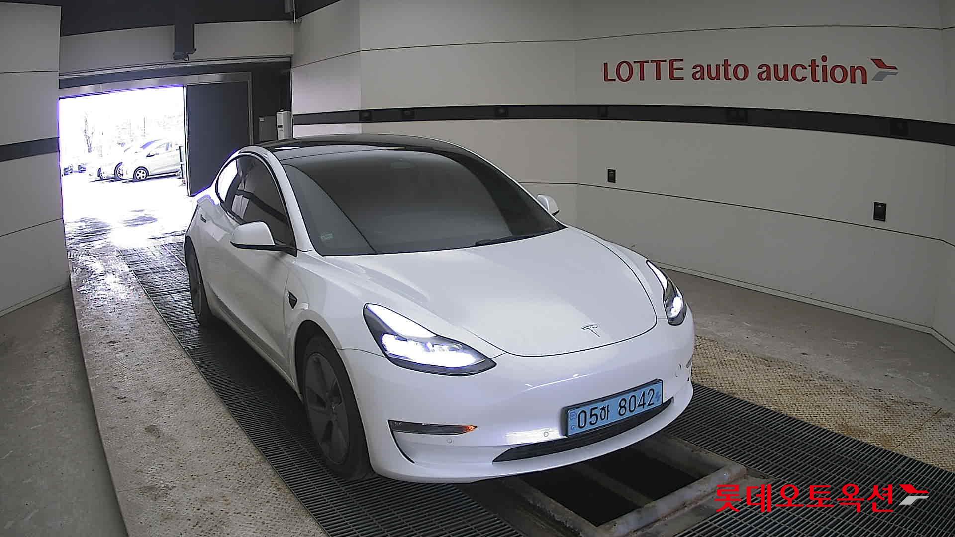 TESLA Model 3 2022 - 이미지 24