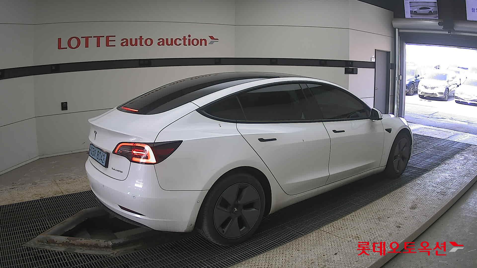 TESLA Model 3 2022 - 이미지 19