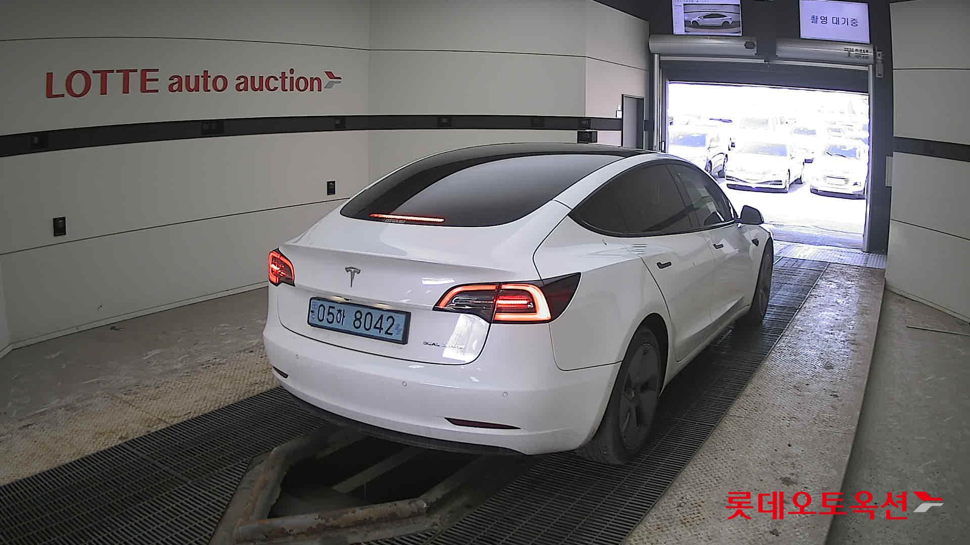 TESLA Model 3 2022 - 이미지 18