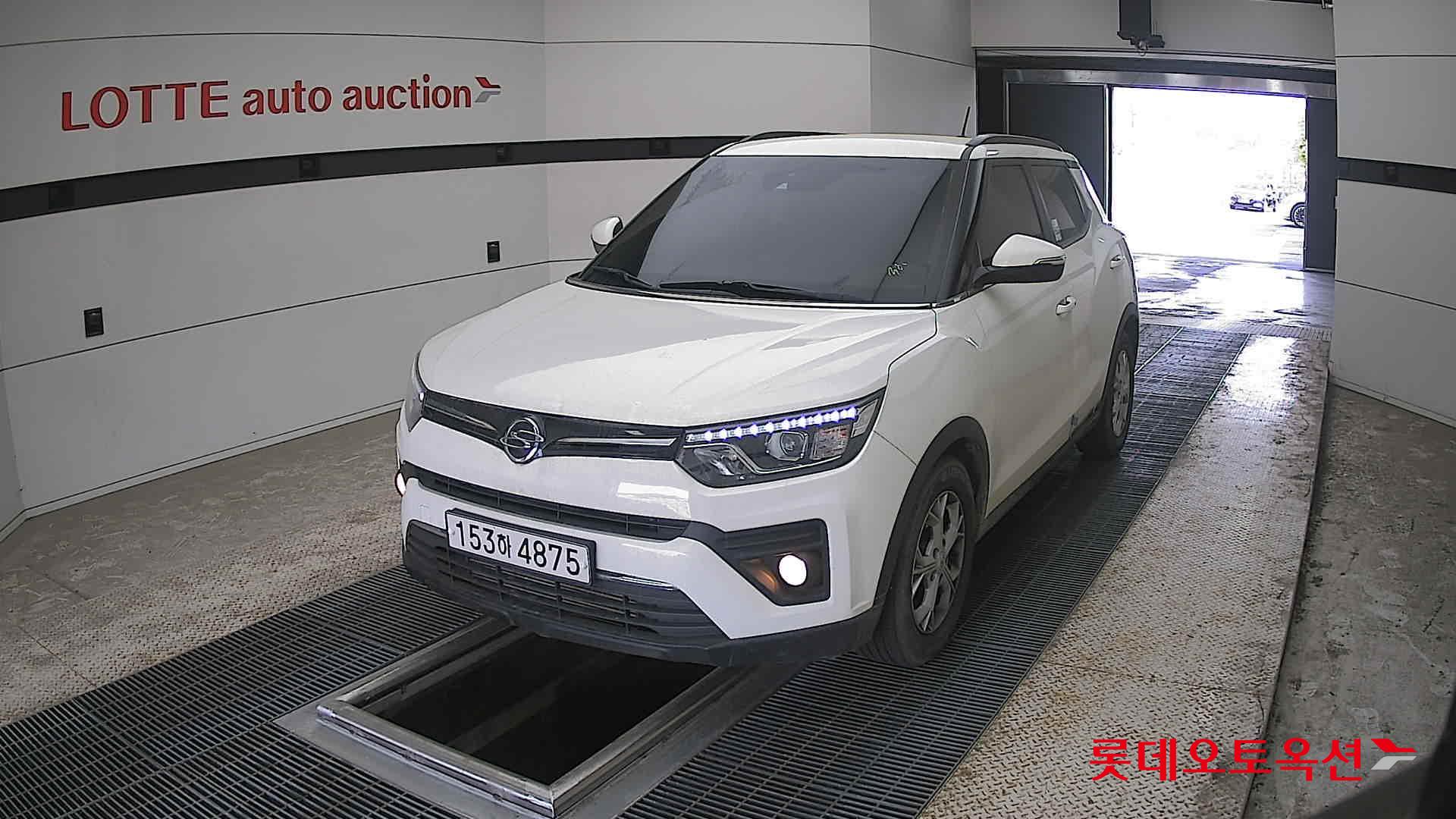 KG Mobility Tivoli - 10