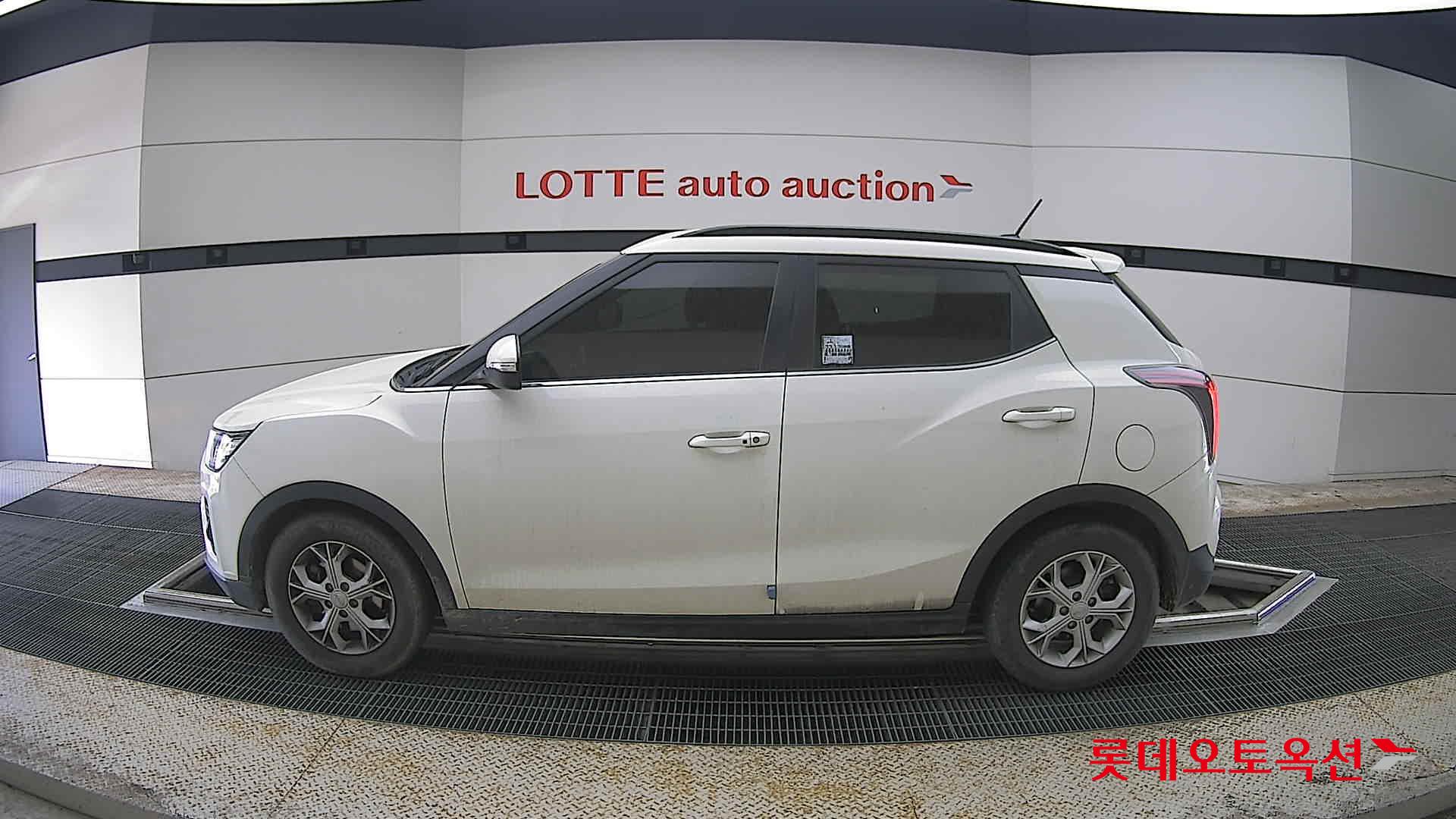 KG Mobility Tivoli - 13
