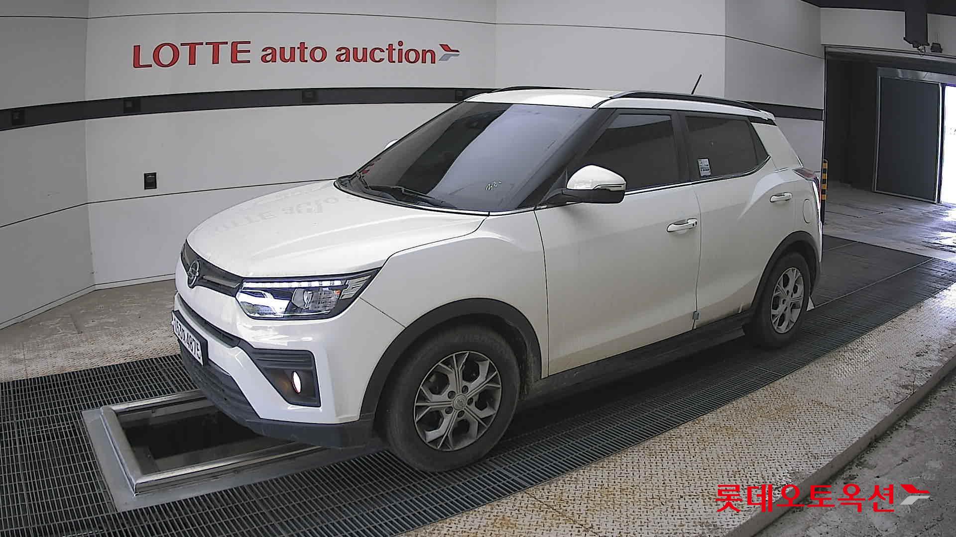 KG Mobility Tivoli - 11