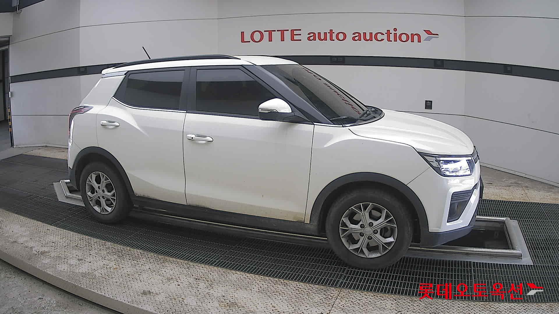 KG Mobility Tivoli - 22