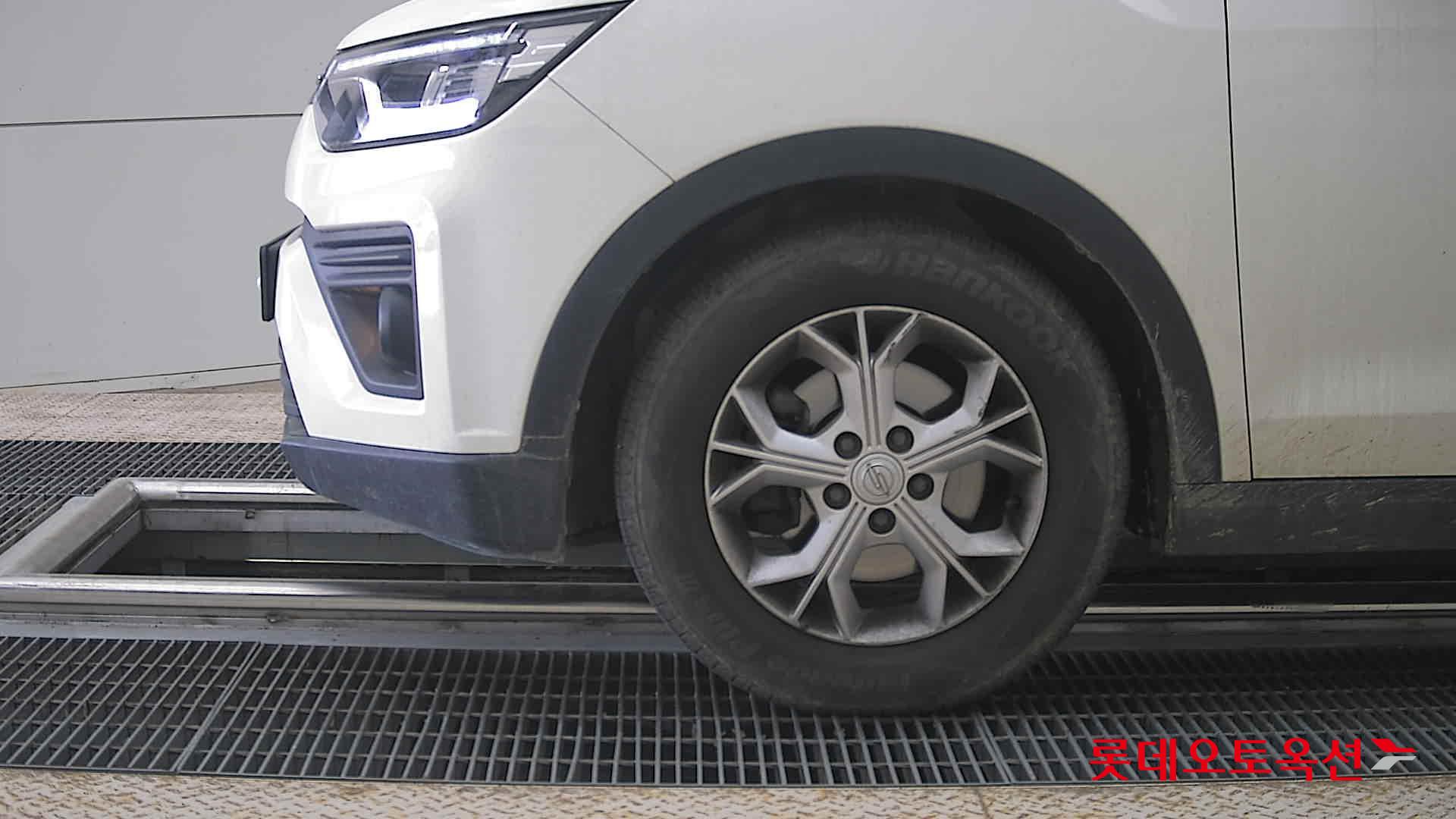 KG Mobility Tivoli - 25