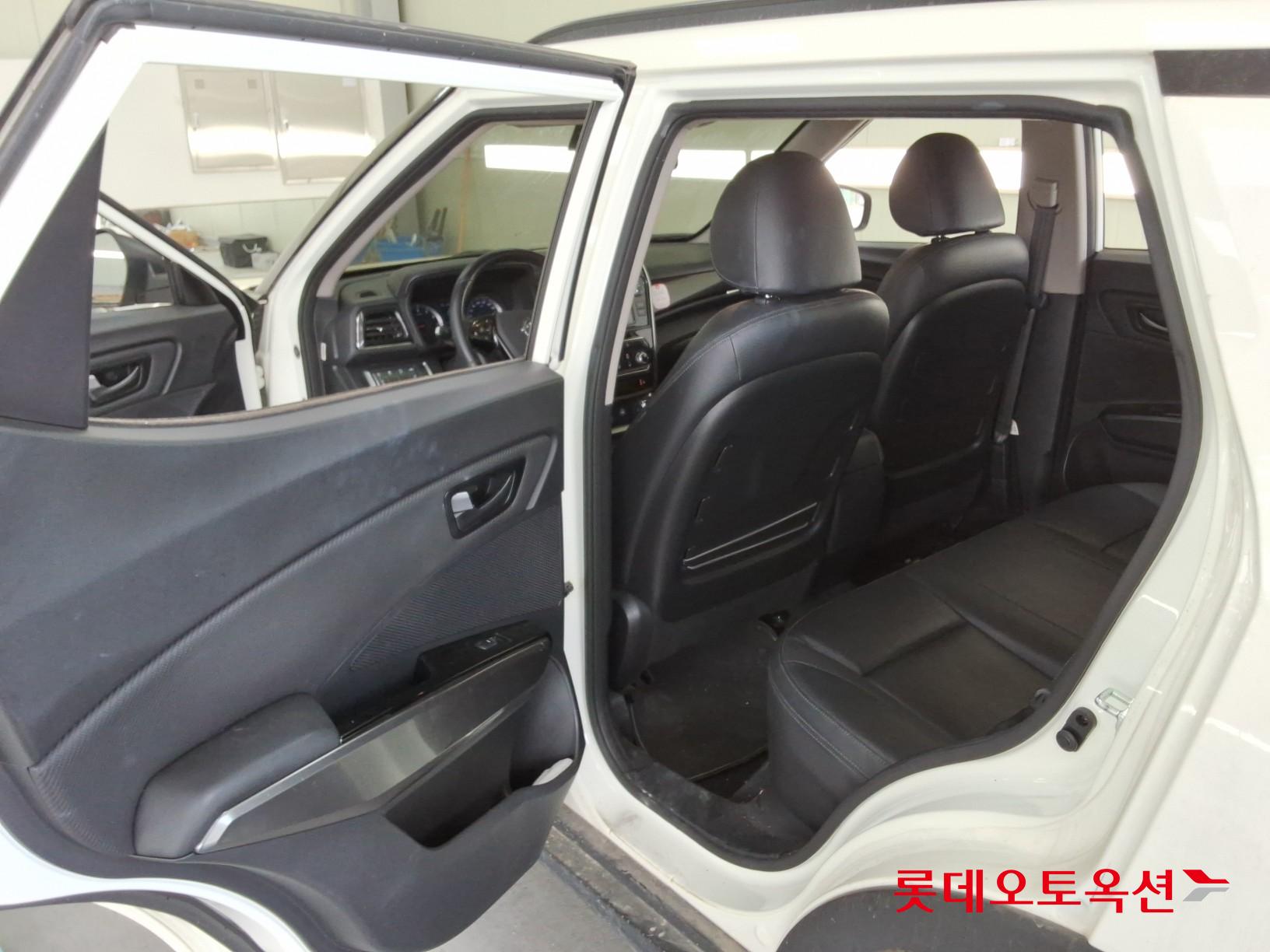 KG Mobility Tivoli - 37