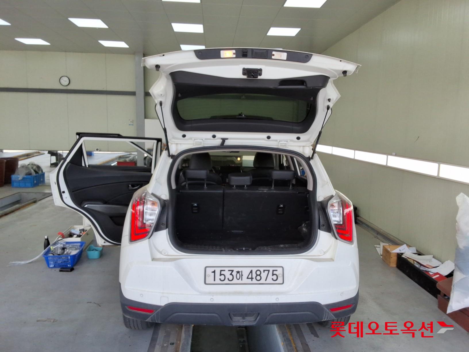 KG Mobility Tivoli - 9
