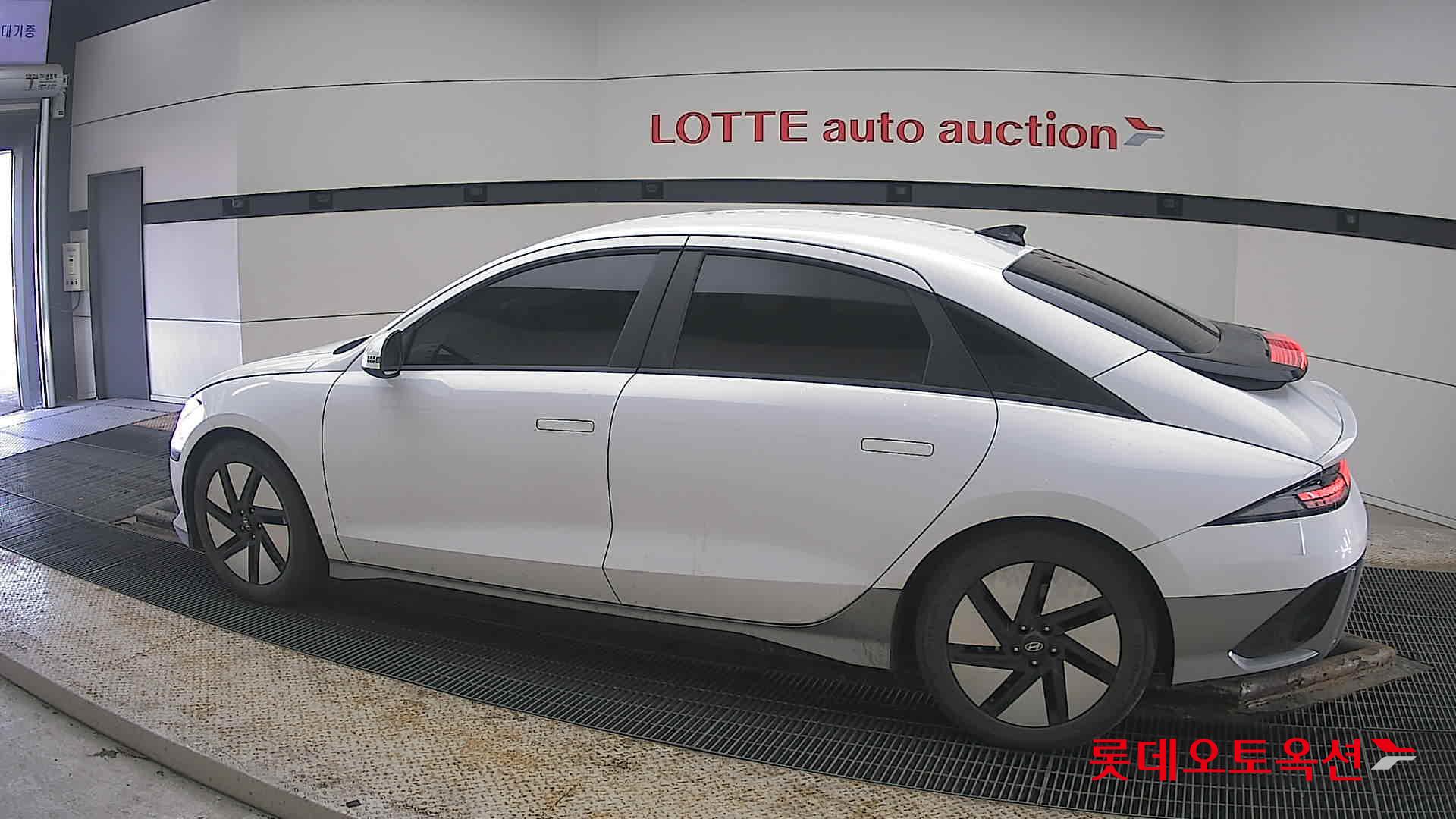 هيونداي أيونيك 6 2023 - صورة 14