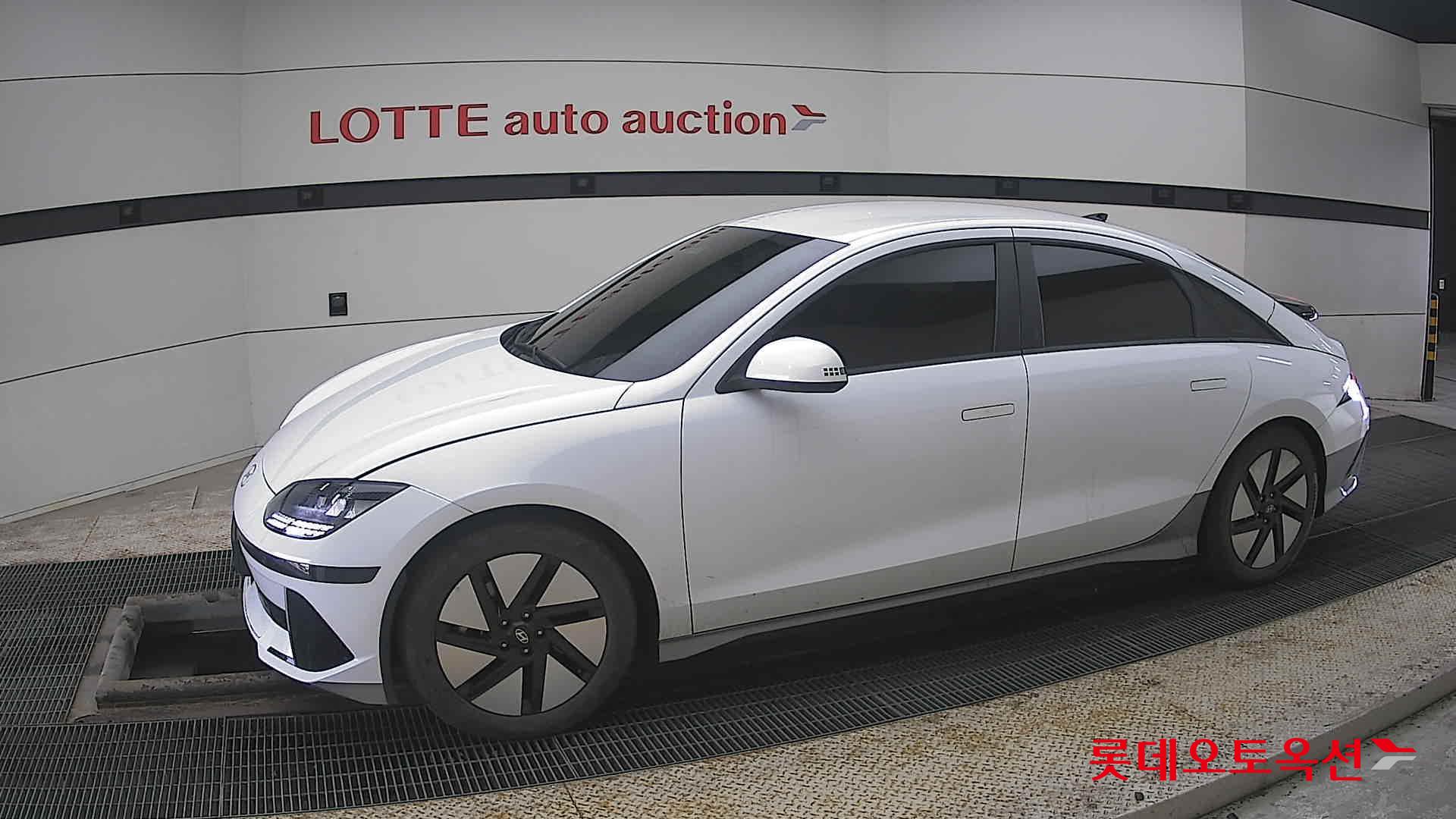 هيونداي أيونيك 6 2023 - صورة 12