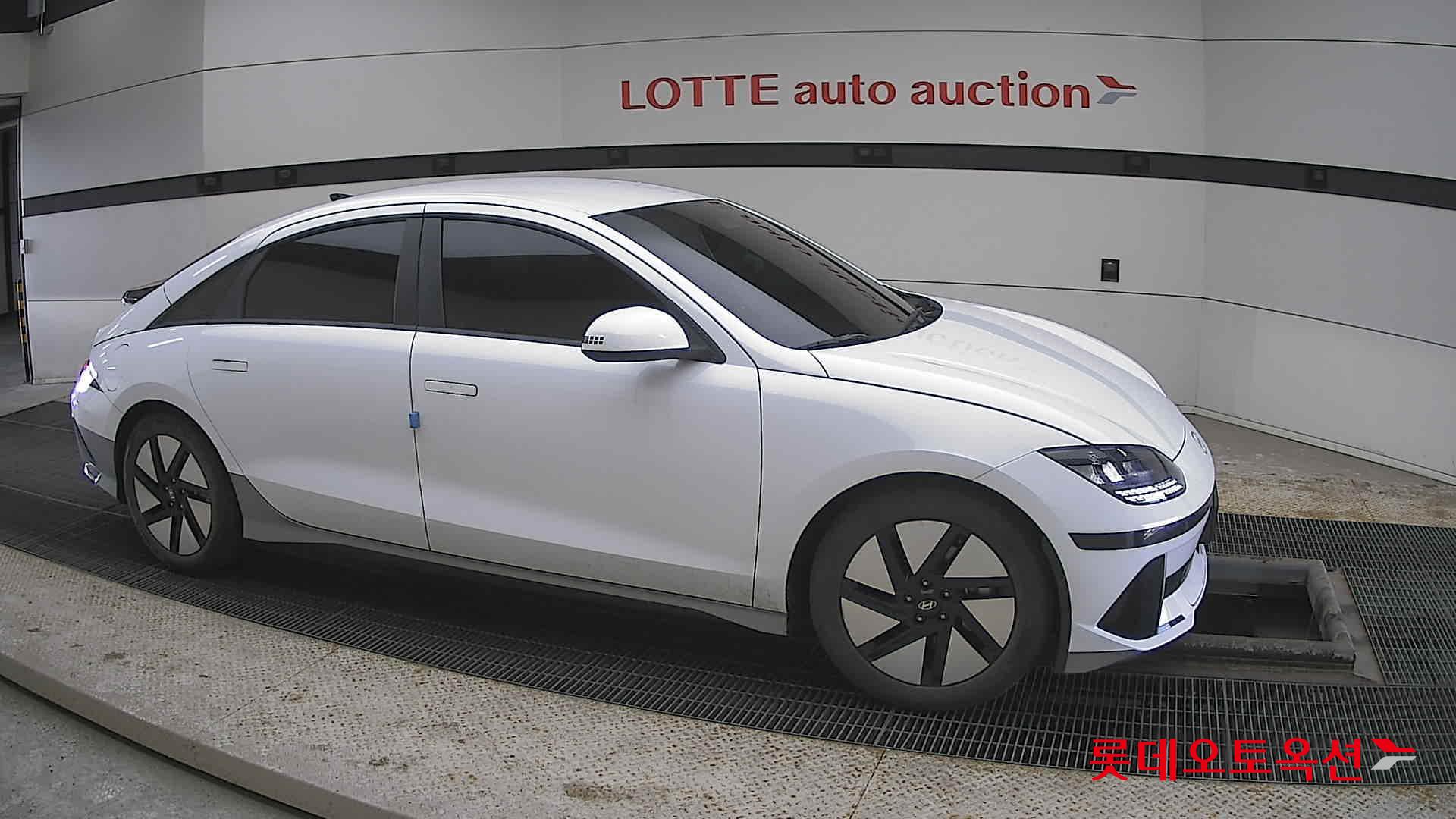 هيونداي أيونيك 6 2023 - صورة 22