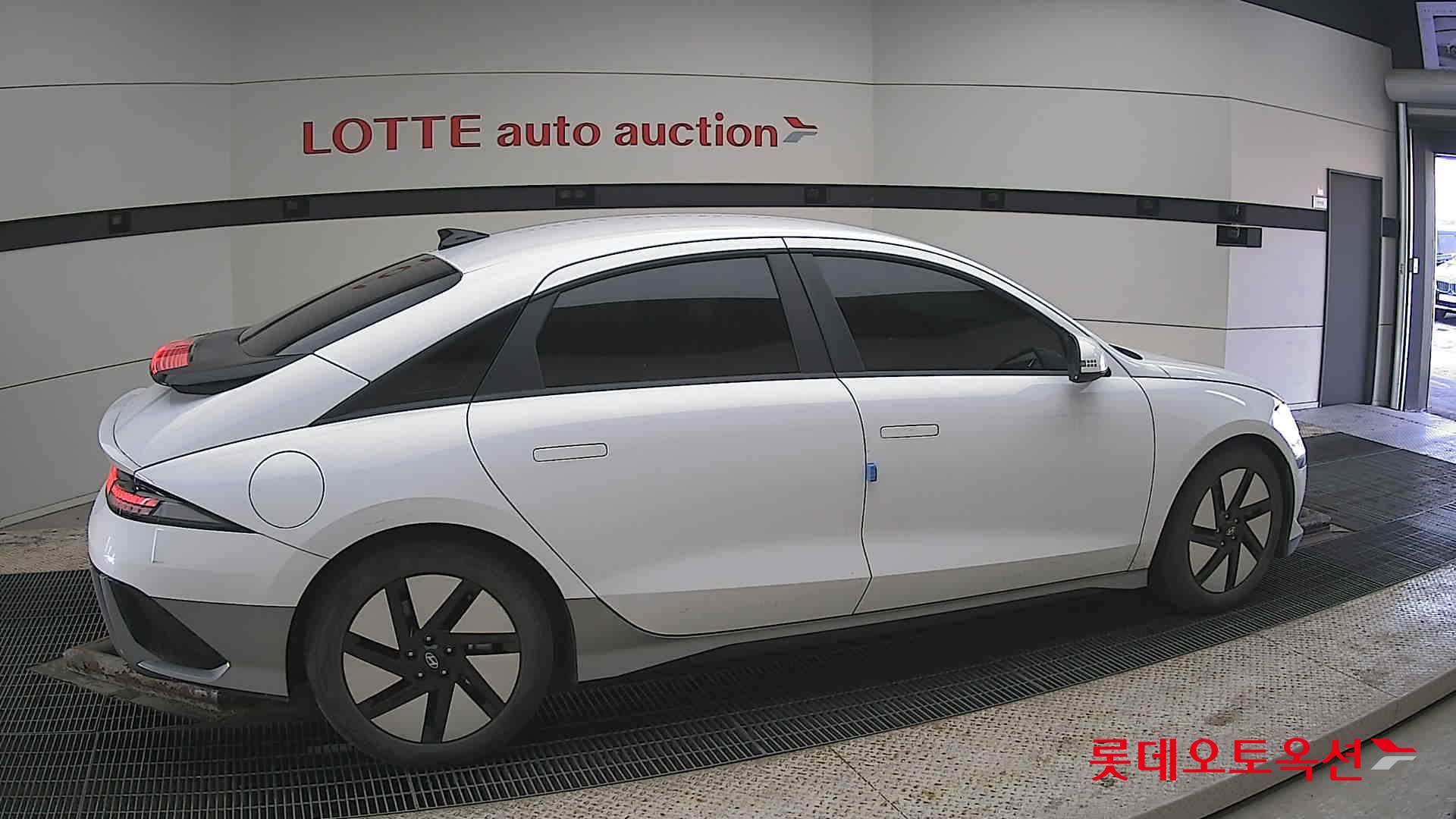 هيونداي أيونيك 6 2023 - صورة 20