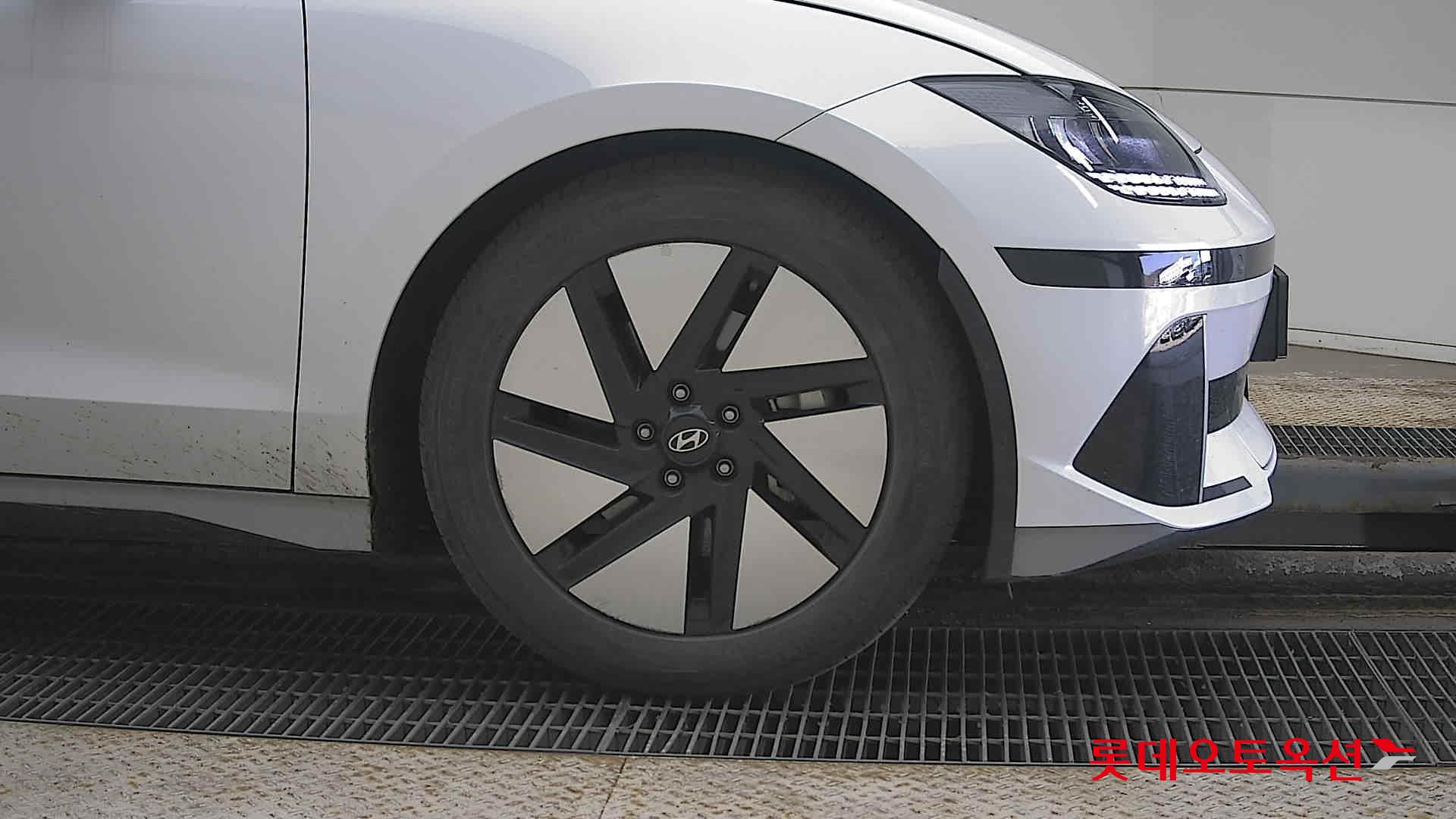 هيونداي أيونيك 6 2023 - صورة 27