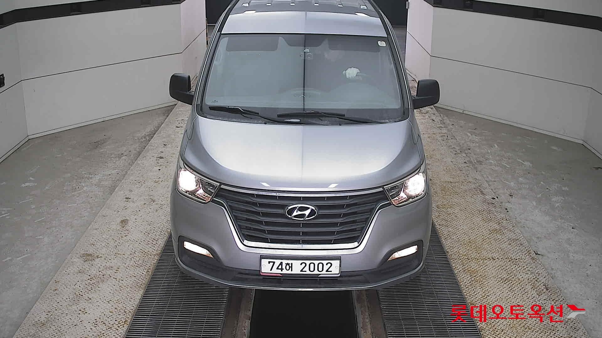 Hyundai Grand Starex