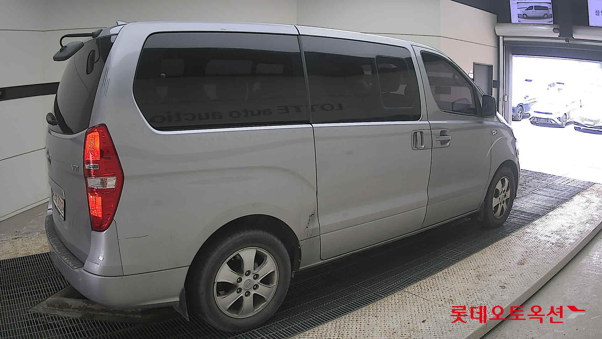 Hyundai Grand Starex 2019 - Image 19