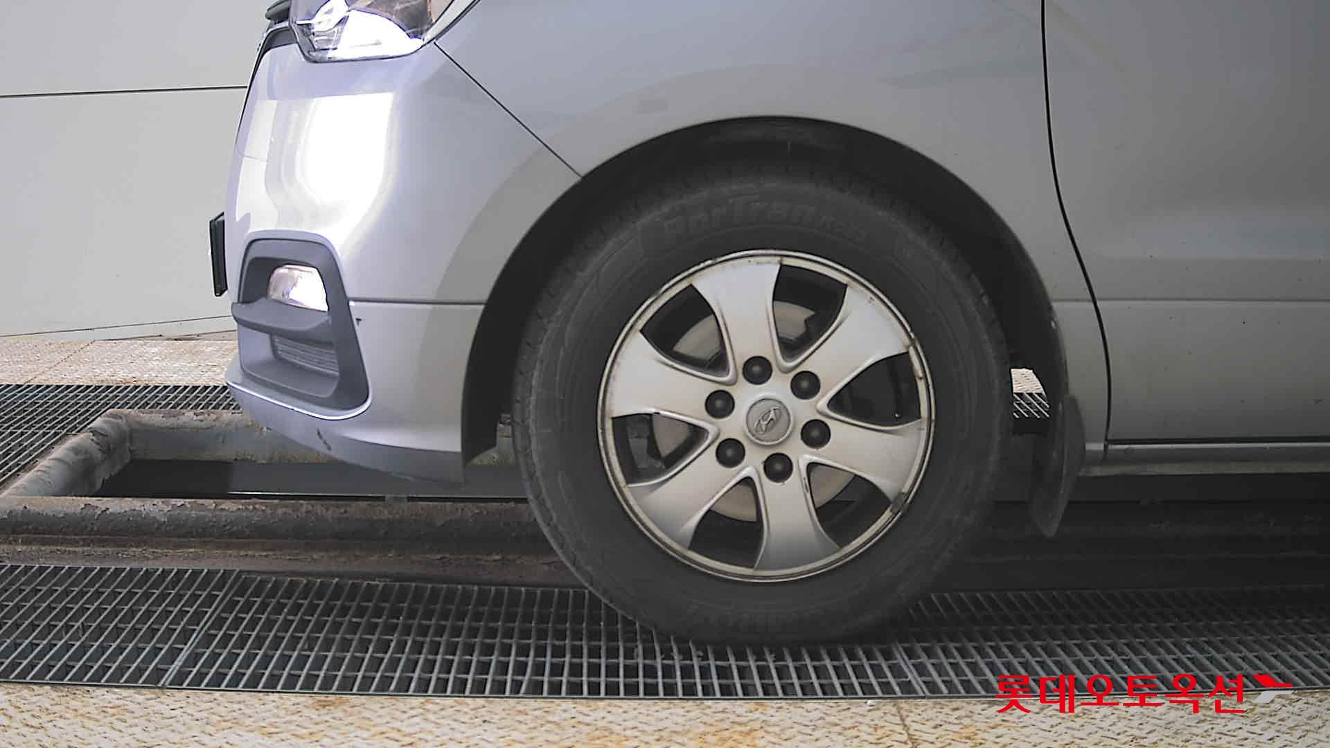 Hyundai Grand Starex 2019 - Image 25