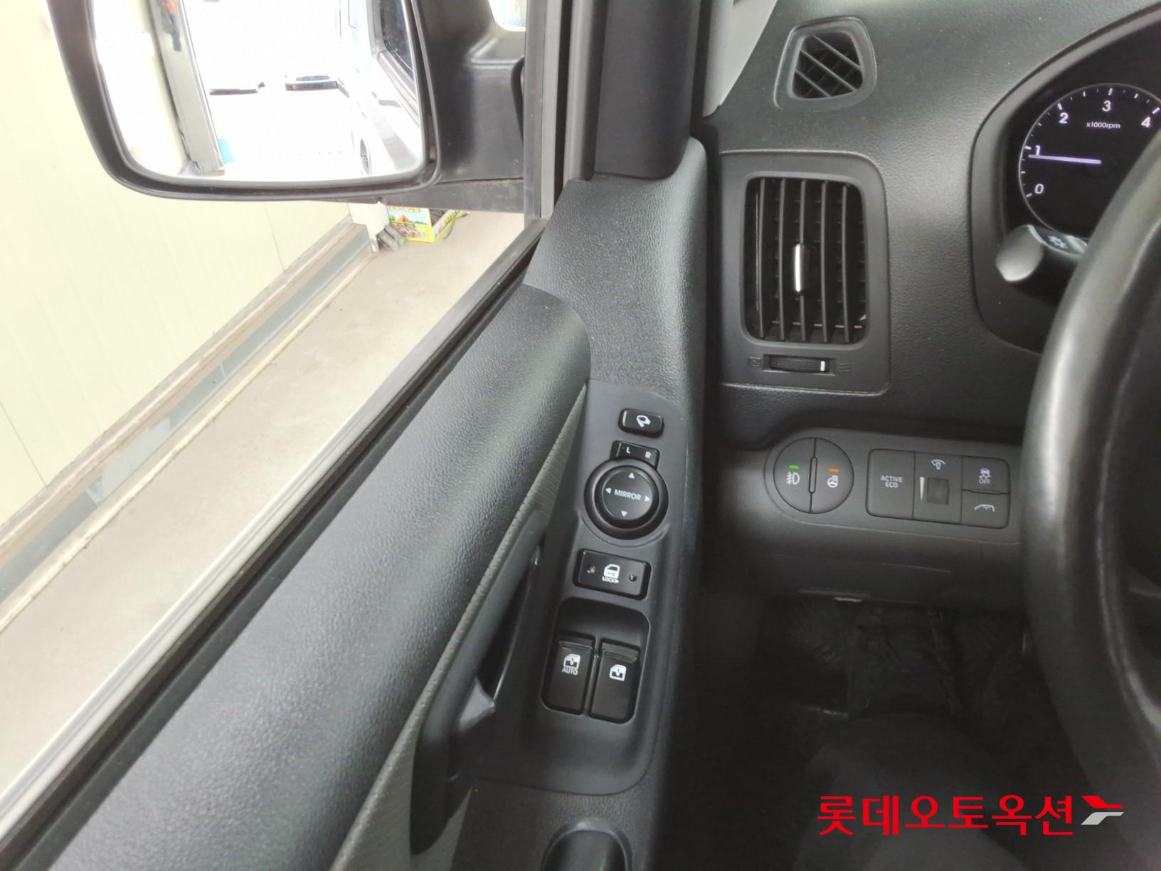 Hyundai Grand Starex 2019 - Image 29