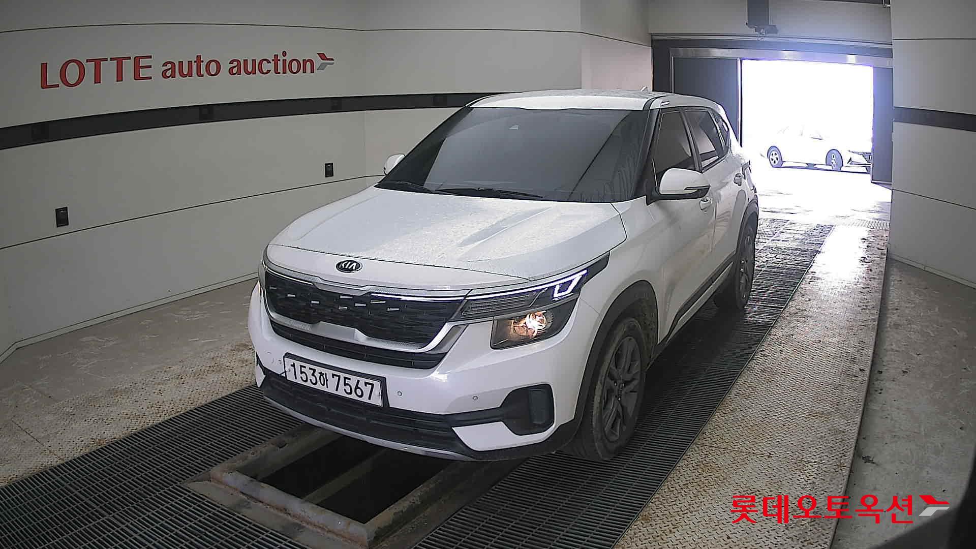 Kia Seltos 2021 Snow White Pearl из Кореи