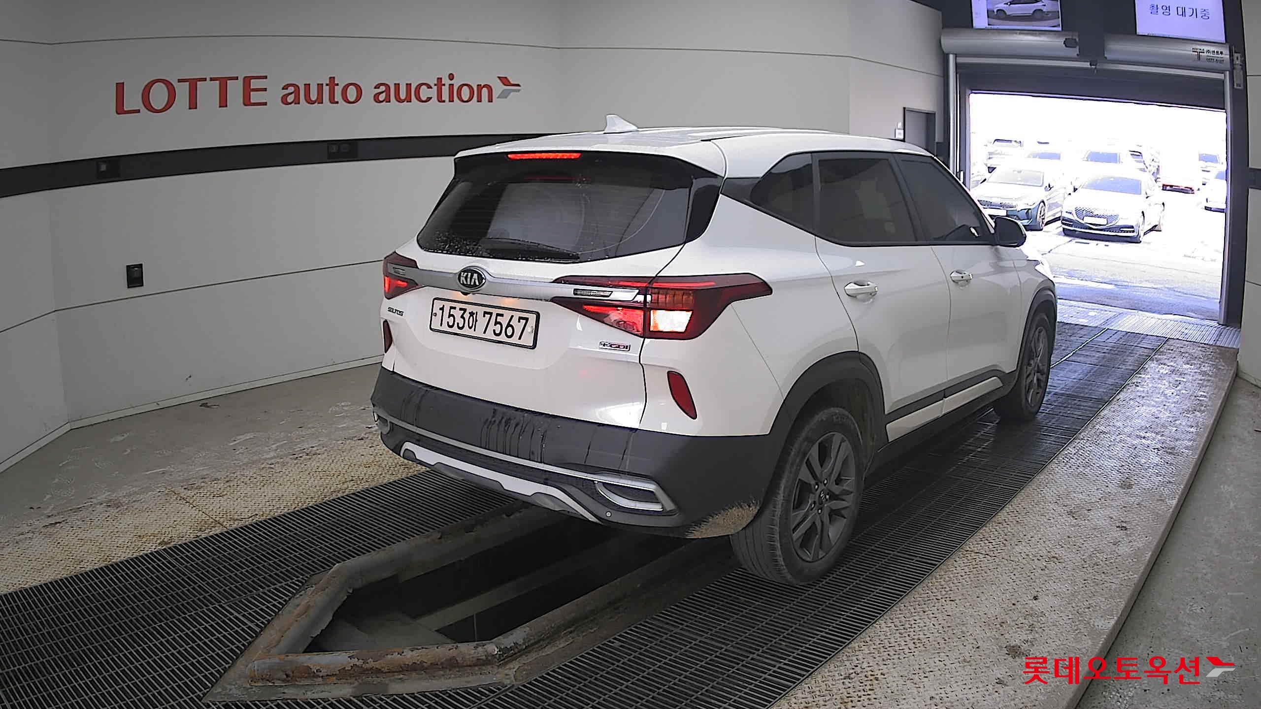 Kia Seltos 2021 Snow White Pearl из Кореи, фото 4