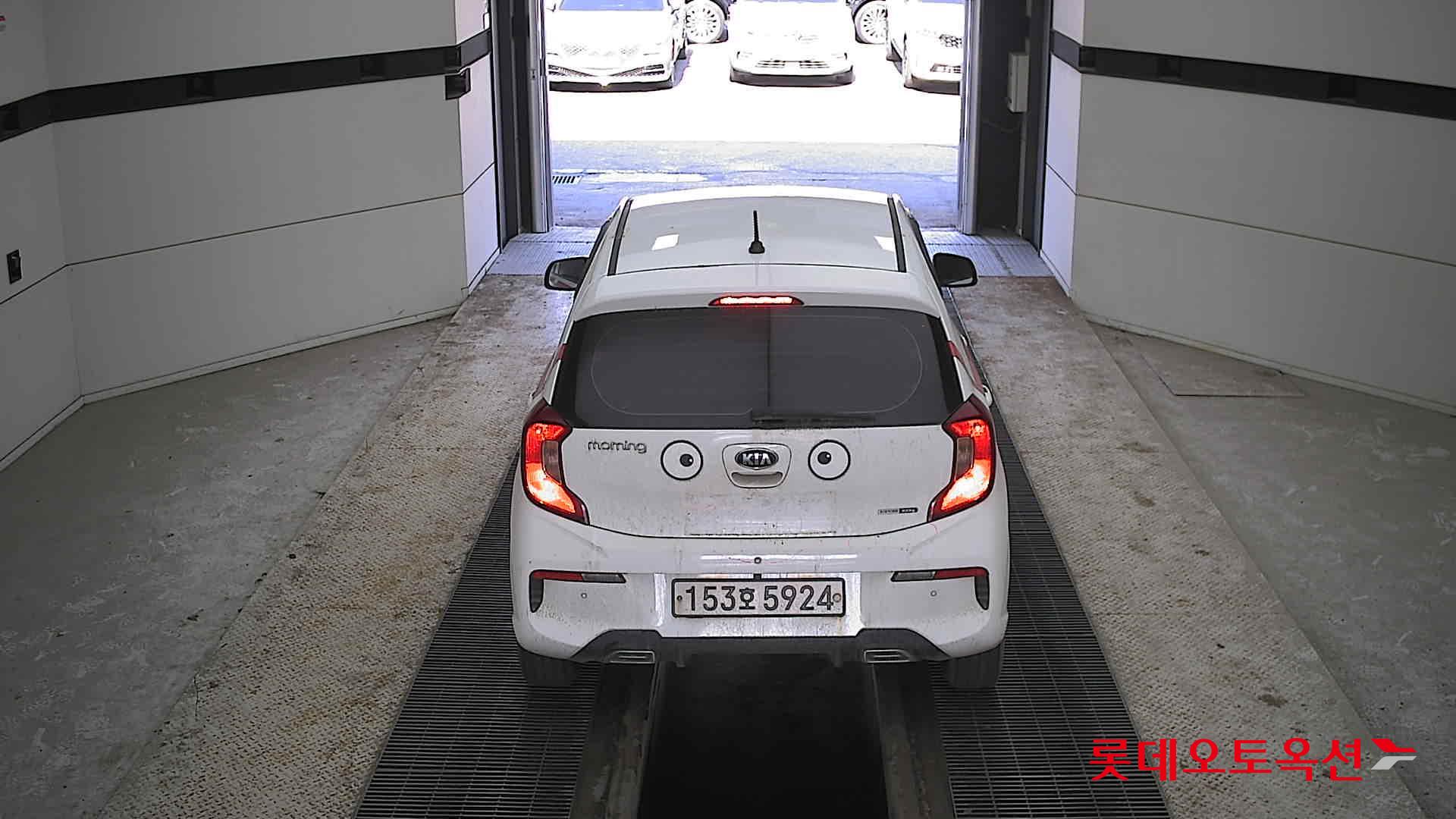 كيا مورنينج 2021 - صورة 17