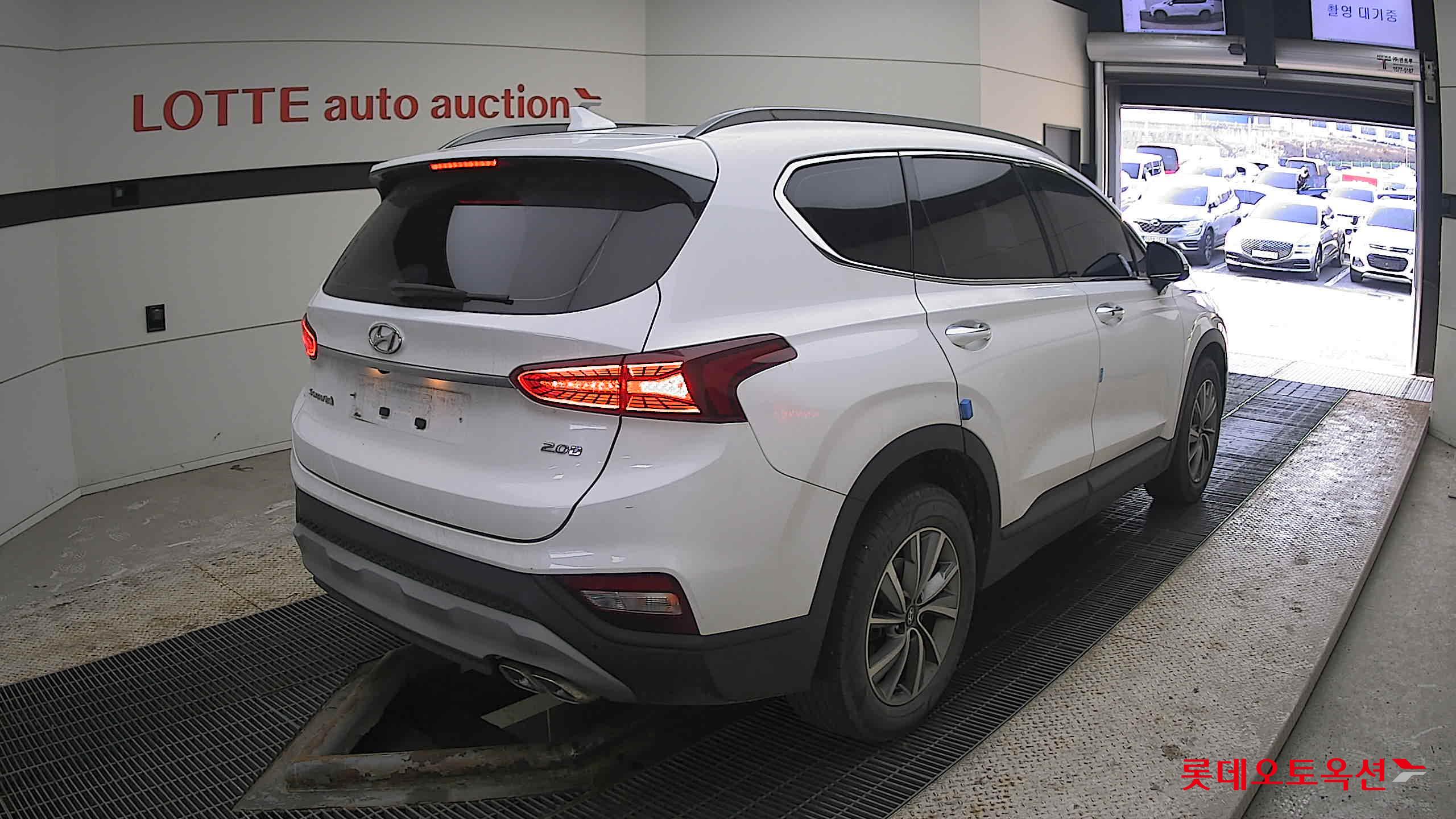 2019 - Hyundai SANTAFE