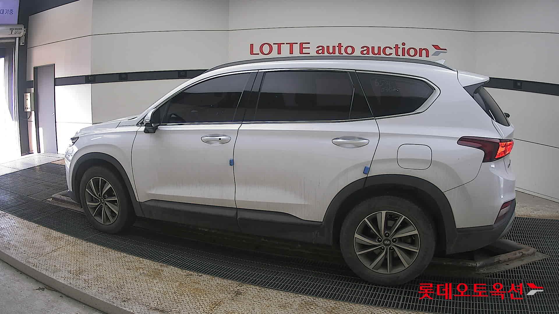 2019 - Hyundai SANTAFE