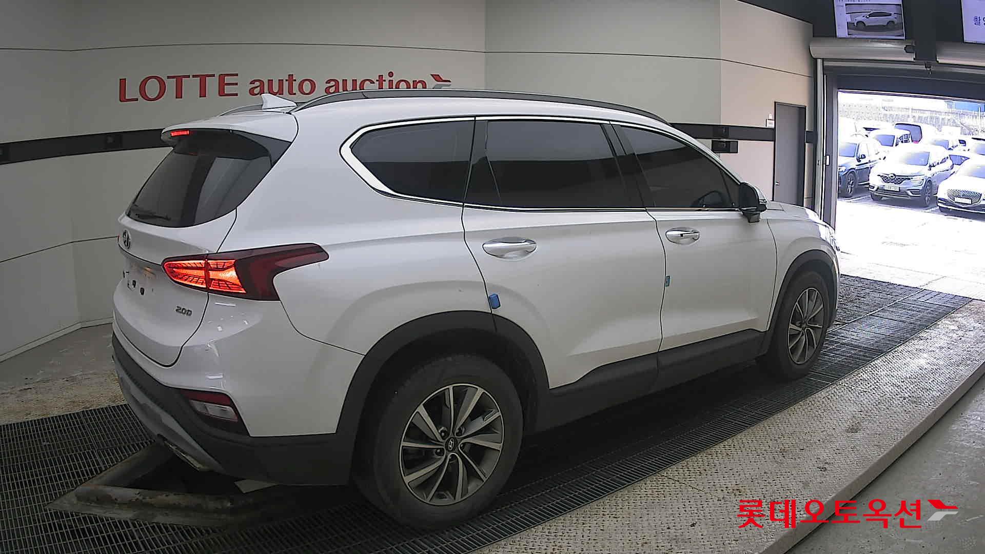2019 - Hyundai SANTAFE