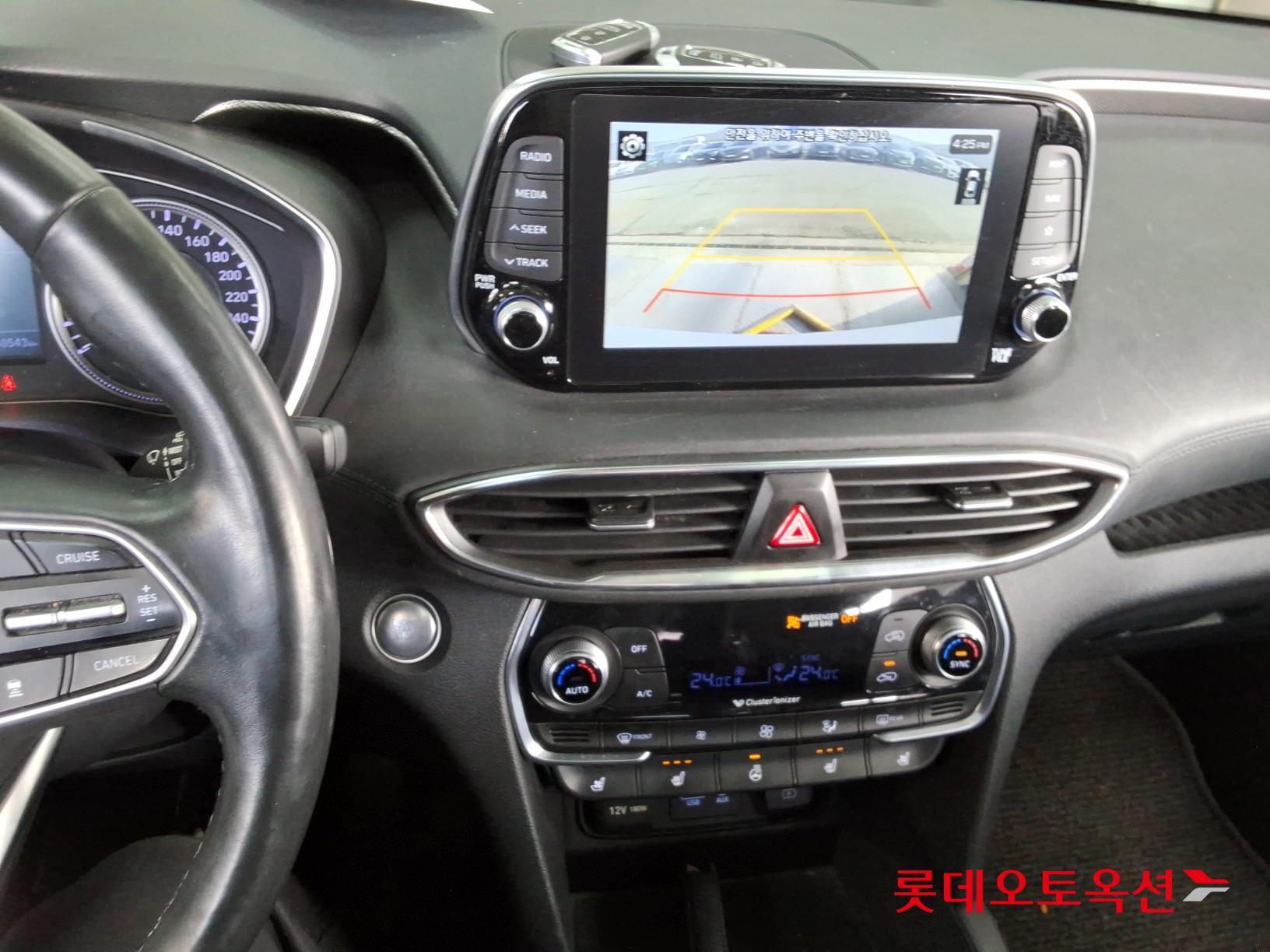 2019 - Hyundai SANTAFE