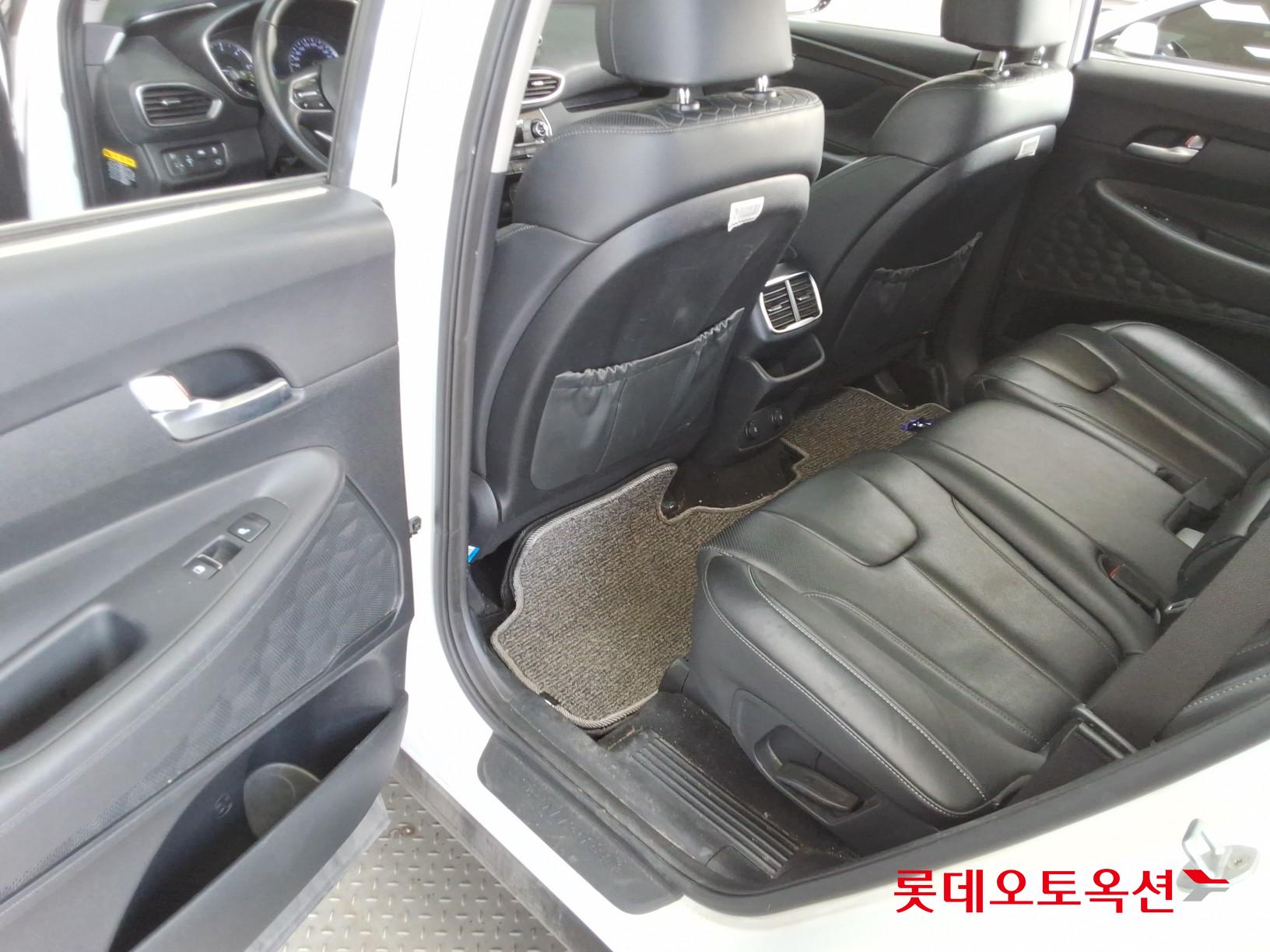 2019 - Hyundai SANTAFE