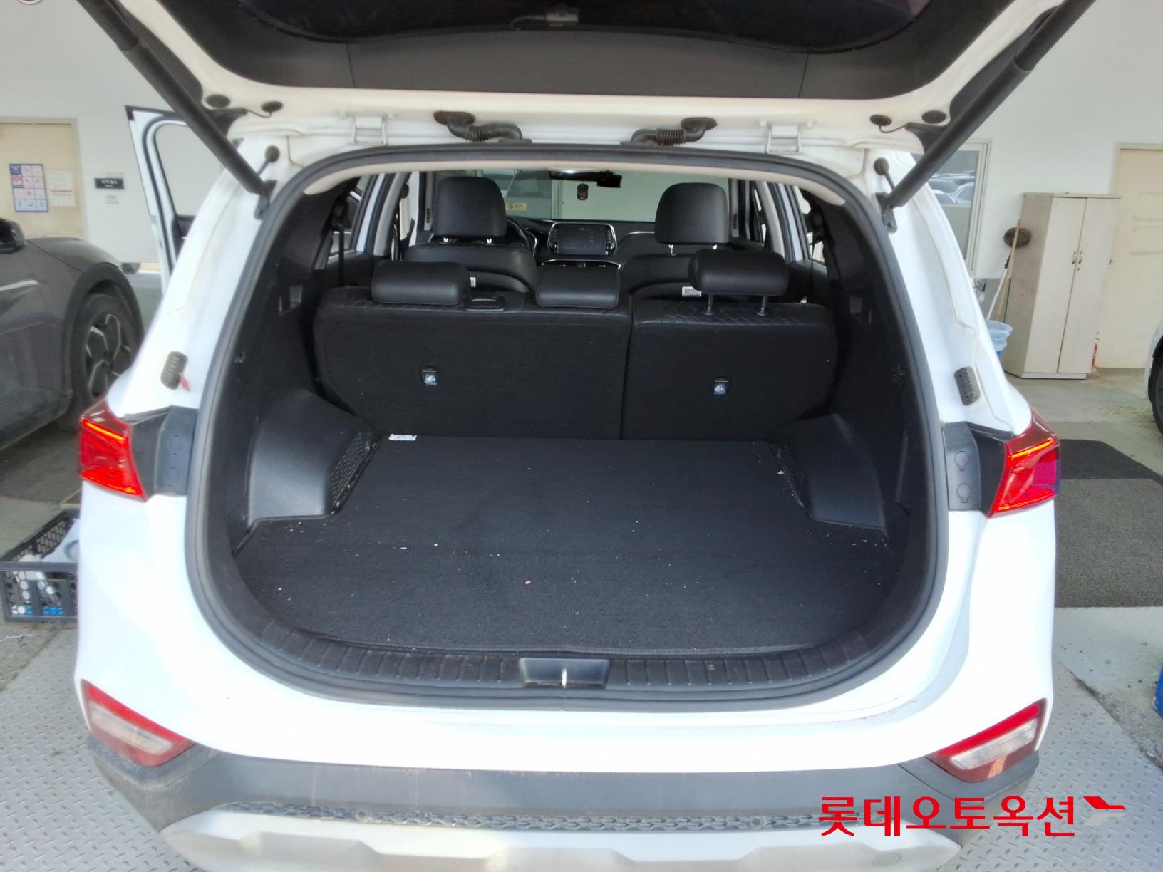 2019 - Hyundai SANTAFE