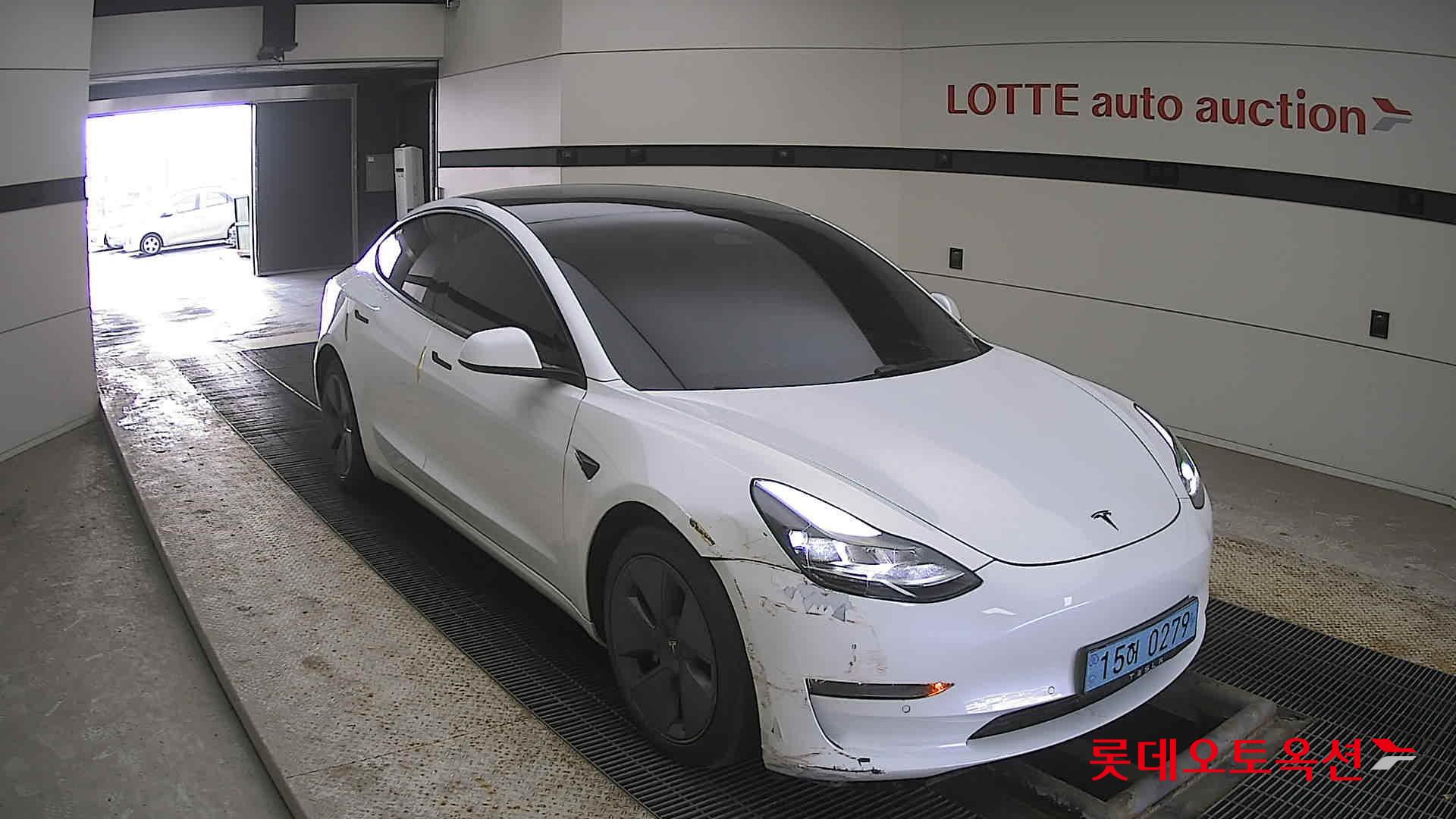 Tesla Model 3 2022 - Image 6