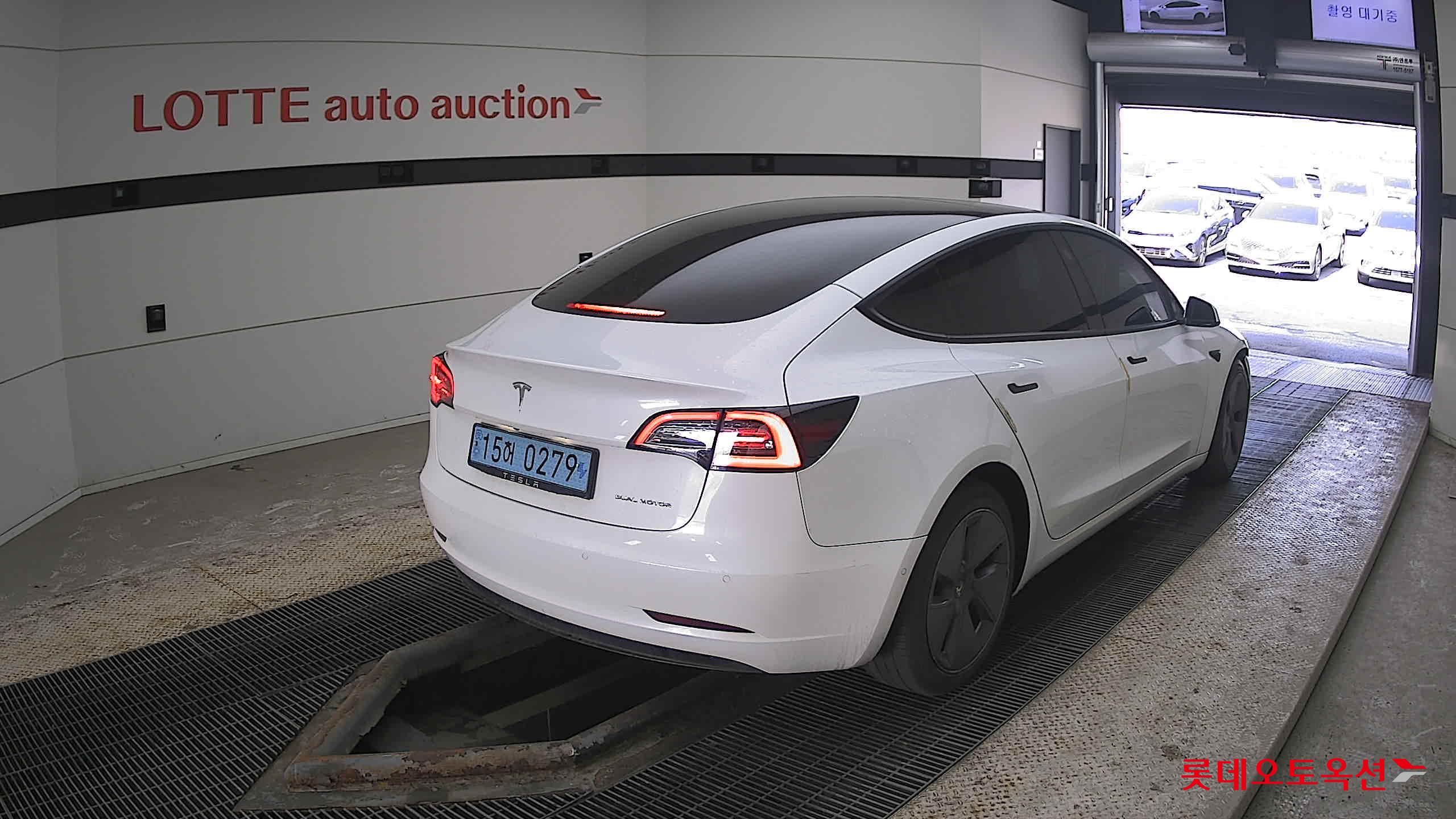 Tesla Model 3 2022 - Image 5